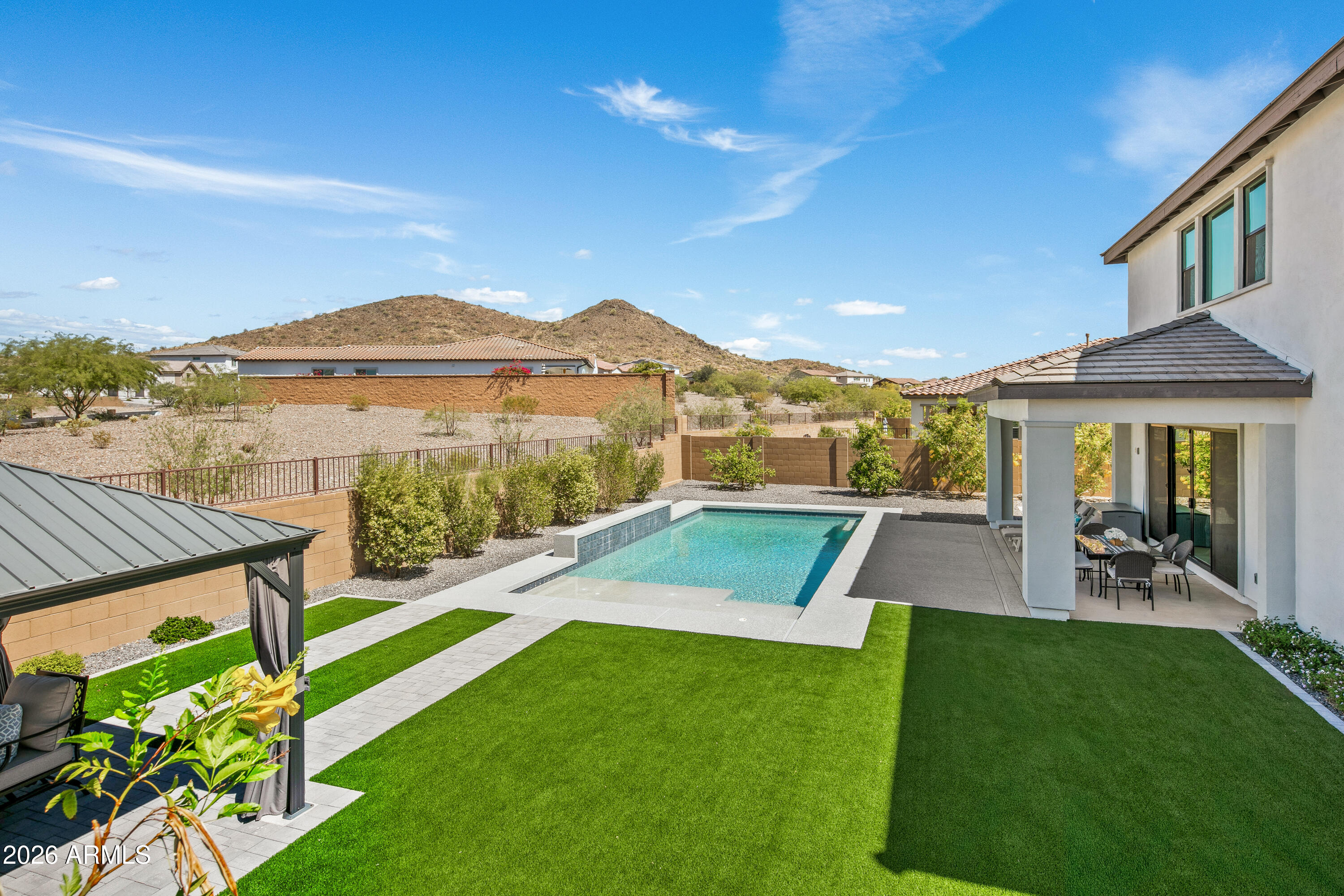 1812 E FALLEN LEAF Lane