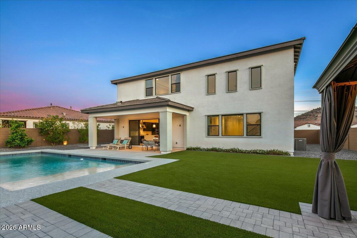 1812 E FALLEN LEAF Lane