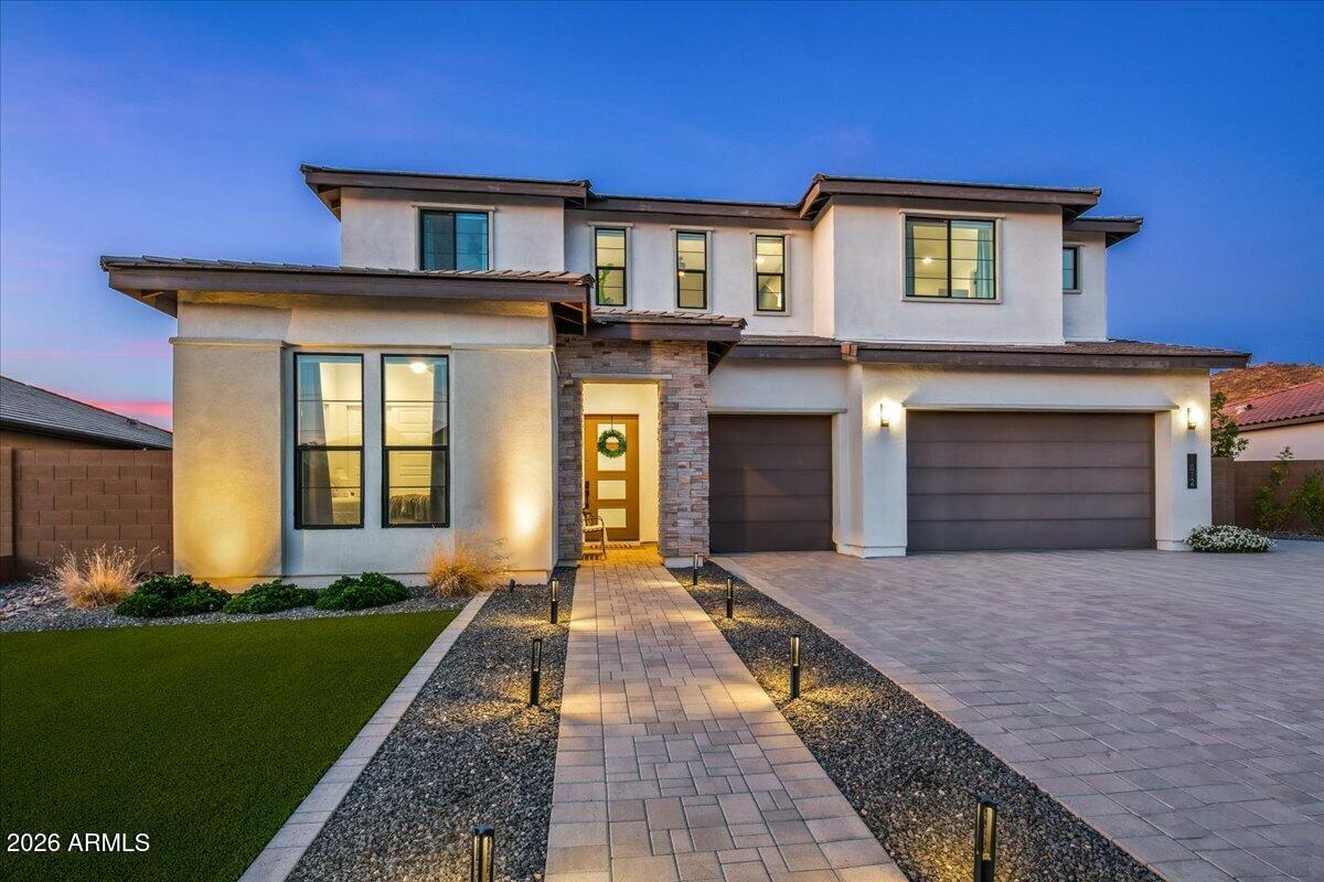 1812 E FALLEN LEAF Lane