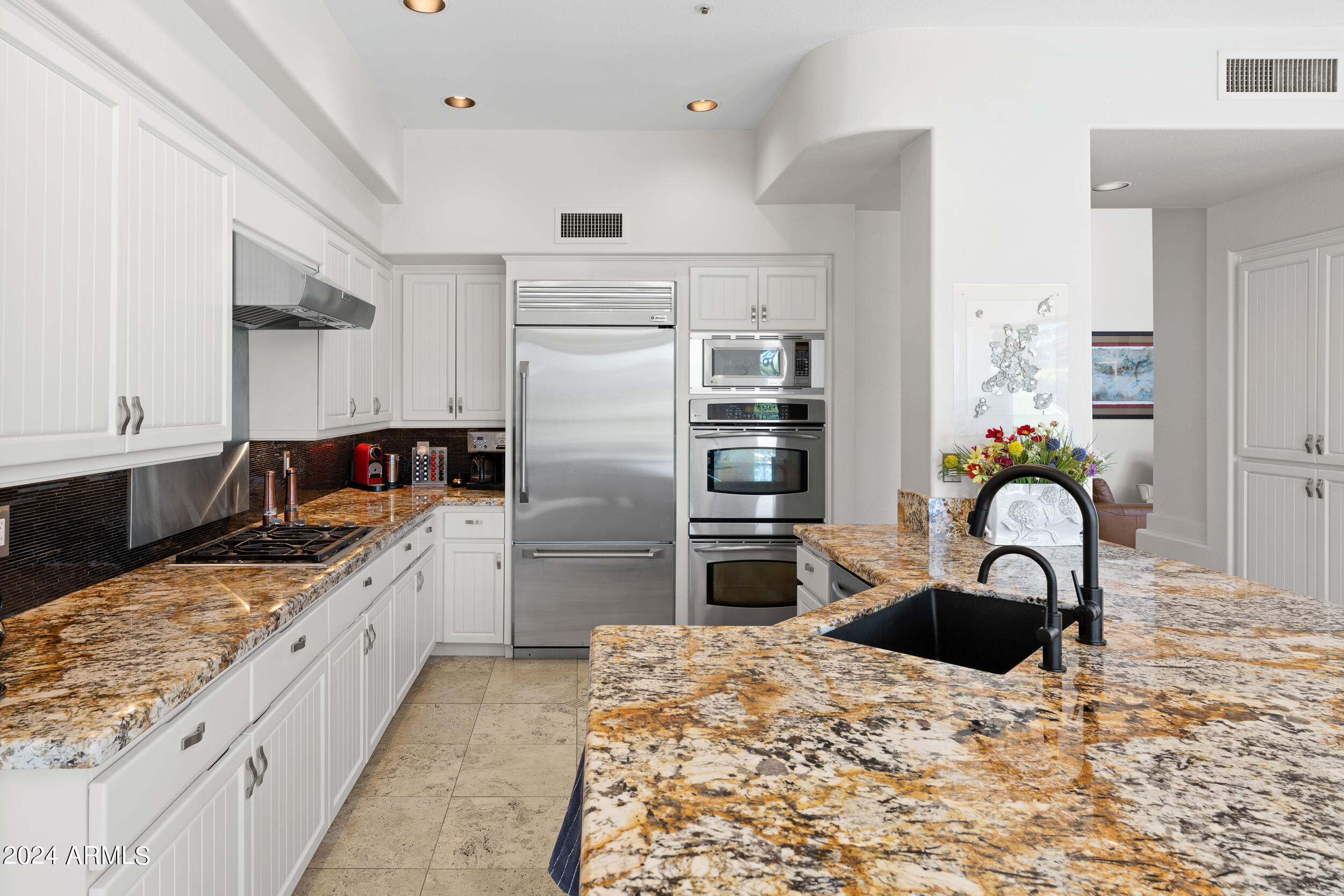 7705 E DOUBLETREE RANCH Road 3