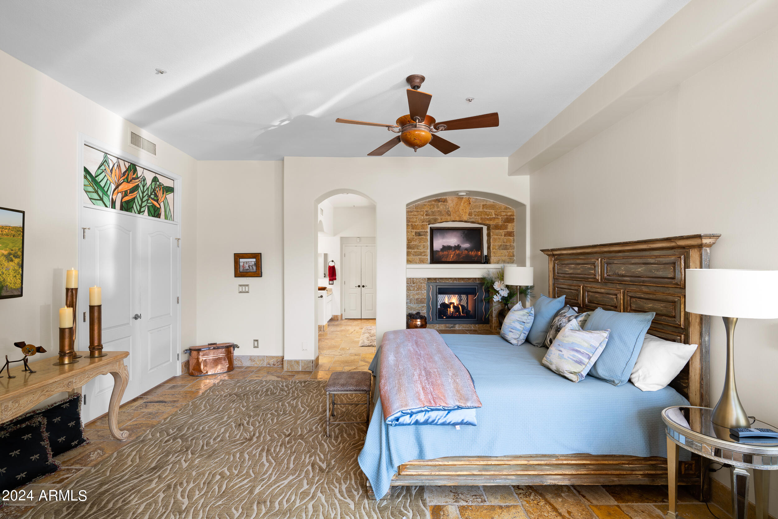 7705 E DOUBLETREE RANCH Road 3