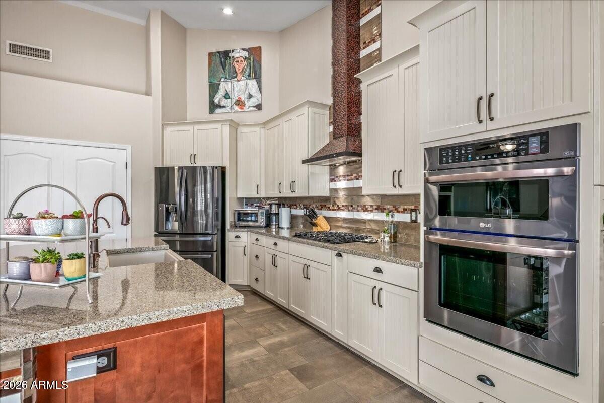 5227 E LIBBY Street