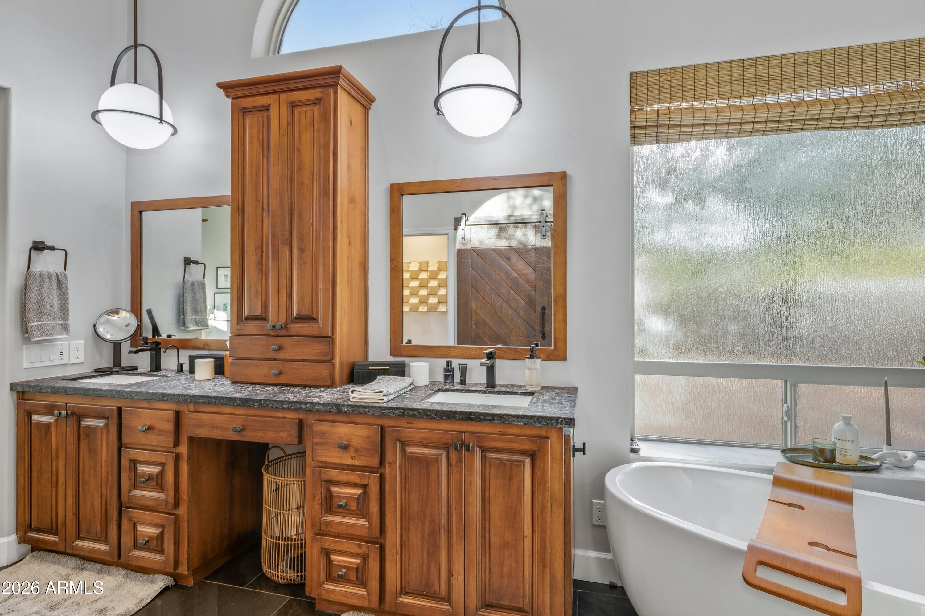 8667 E LARIAT Lane