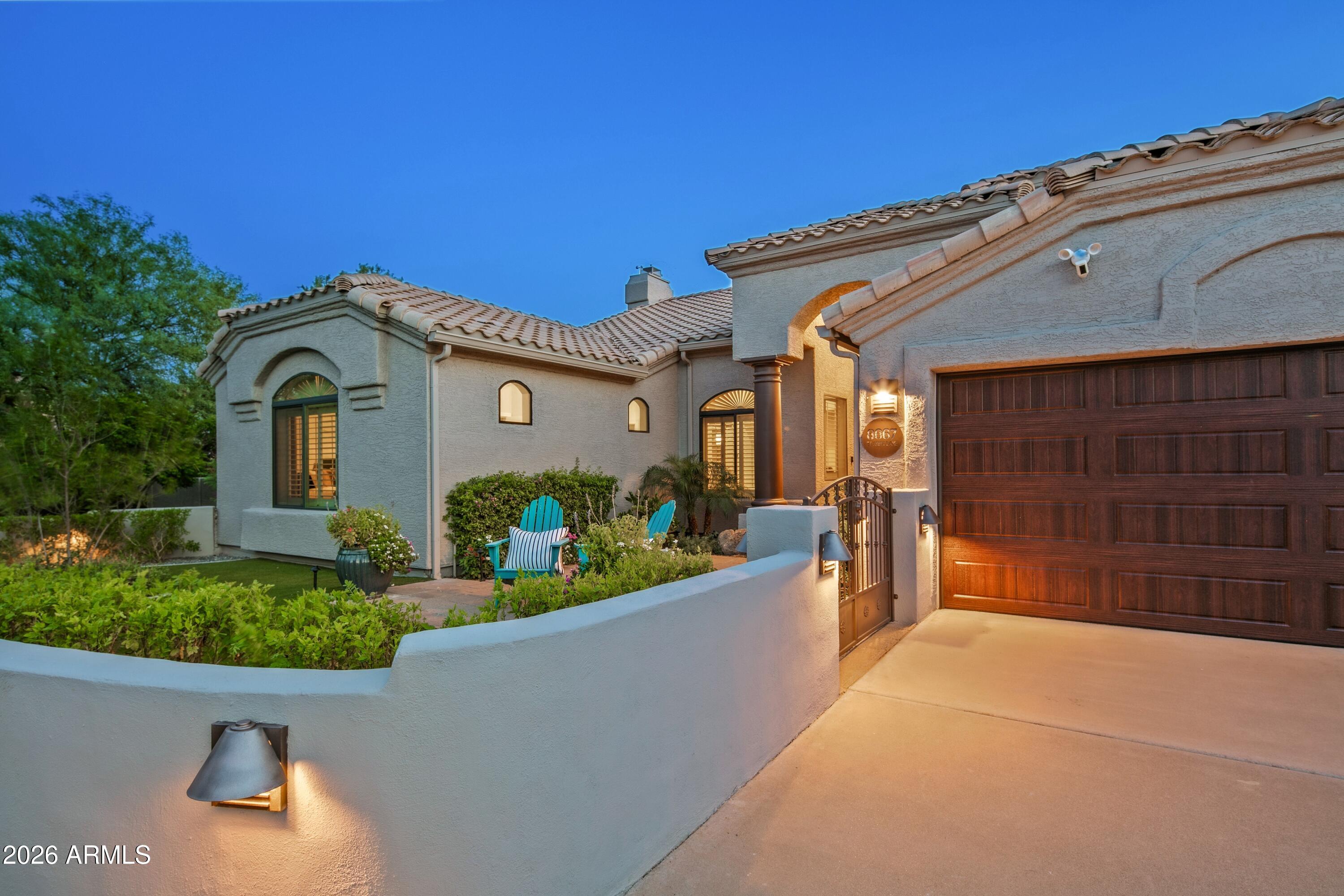 8667 E LARIAT Lane