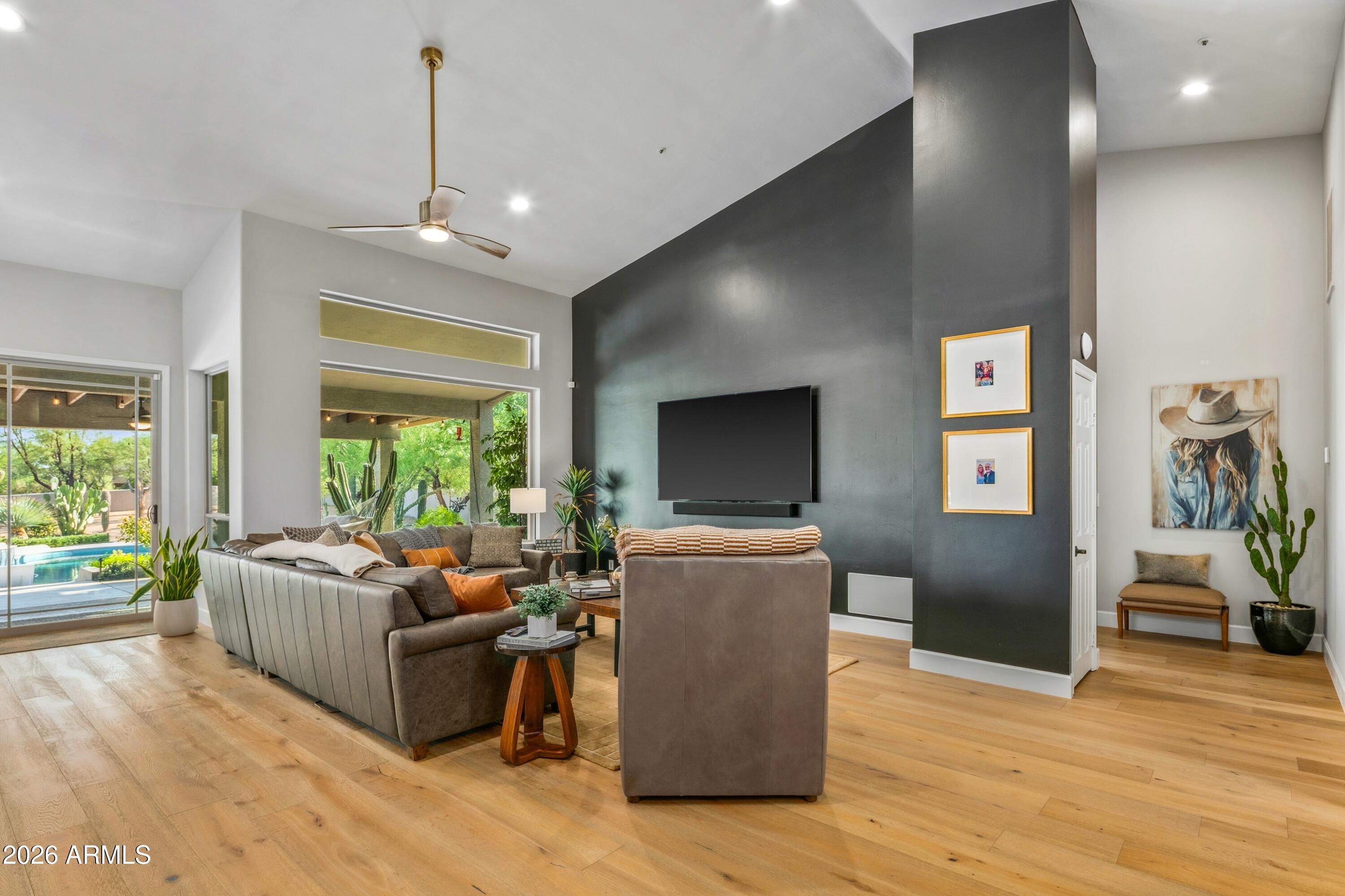 8667 E LARIAT Lane