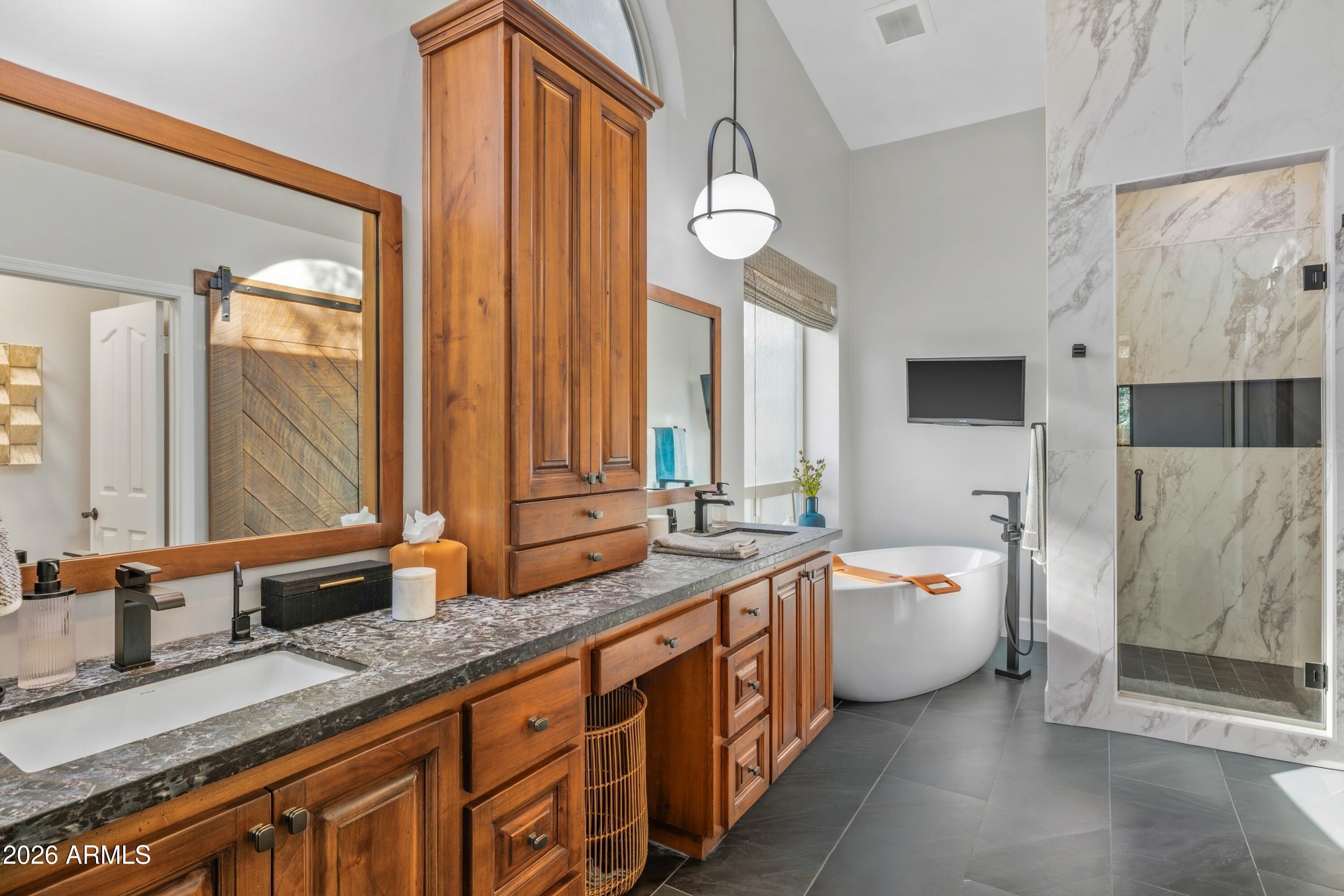 8667 E LARIAT Lane