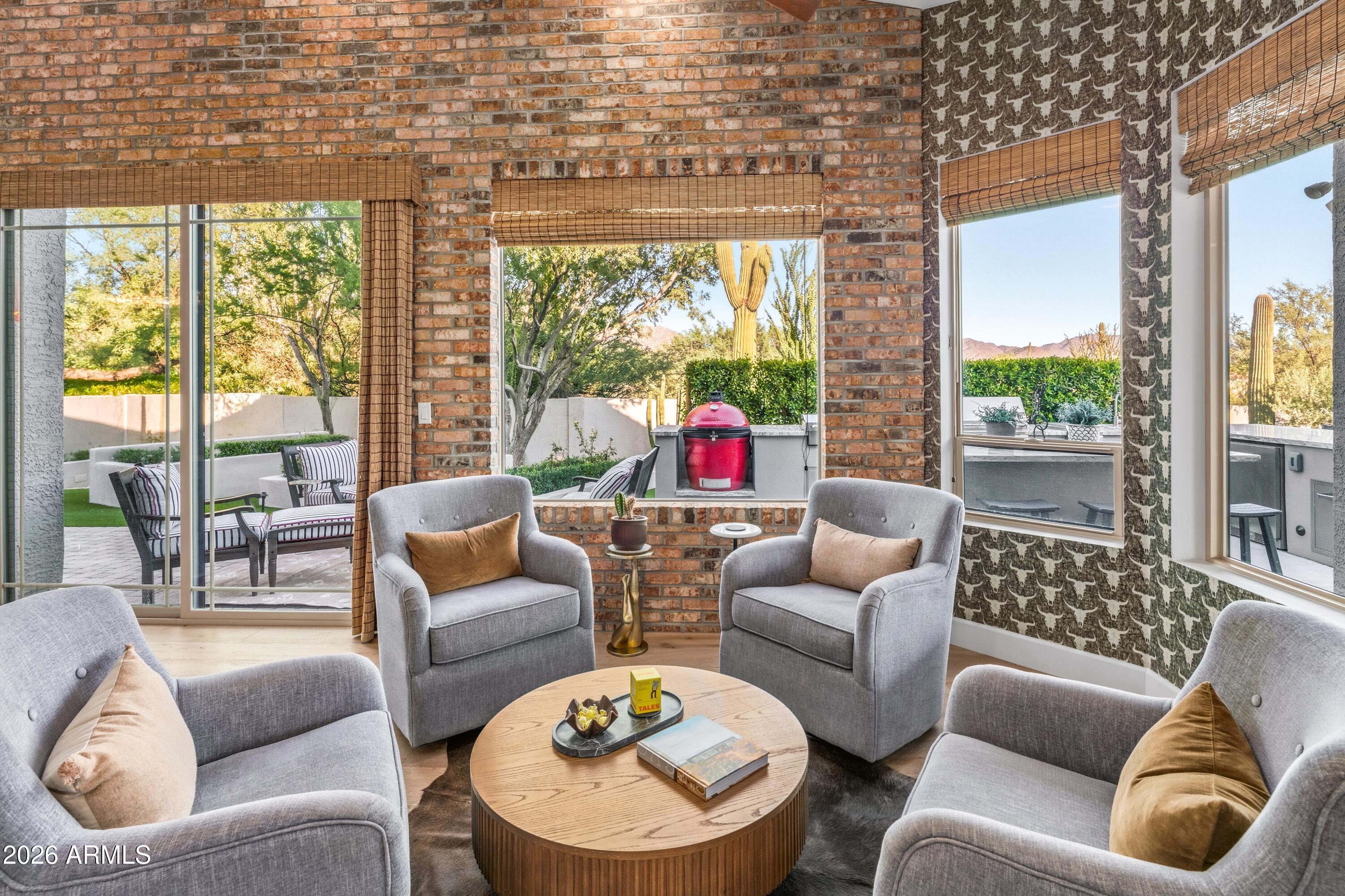 8667 E LARIAT Lane