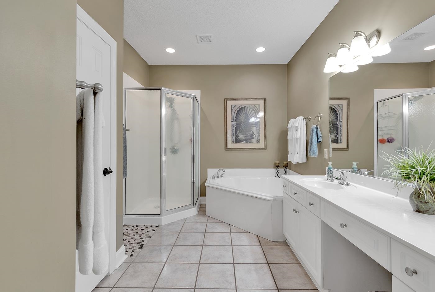 2114 N Berwick Dr.