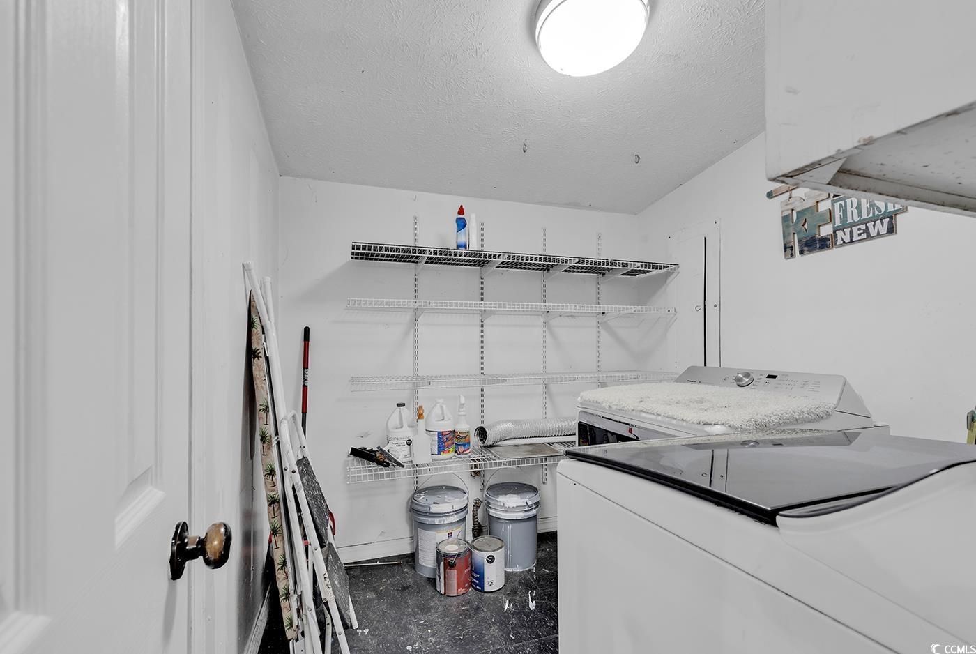618 Gumbo Limbo Ln.