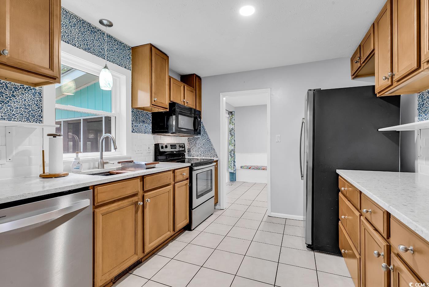 715 9th Ave. S