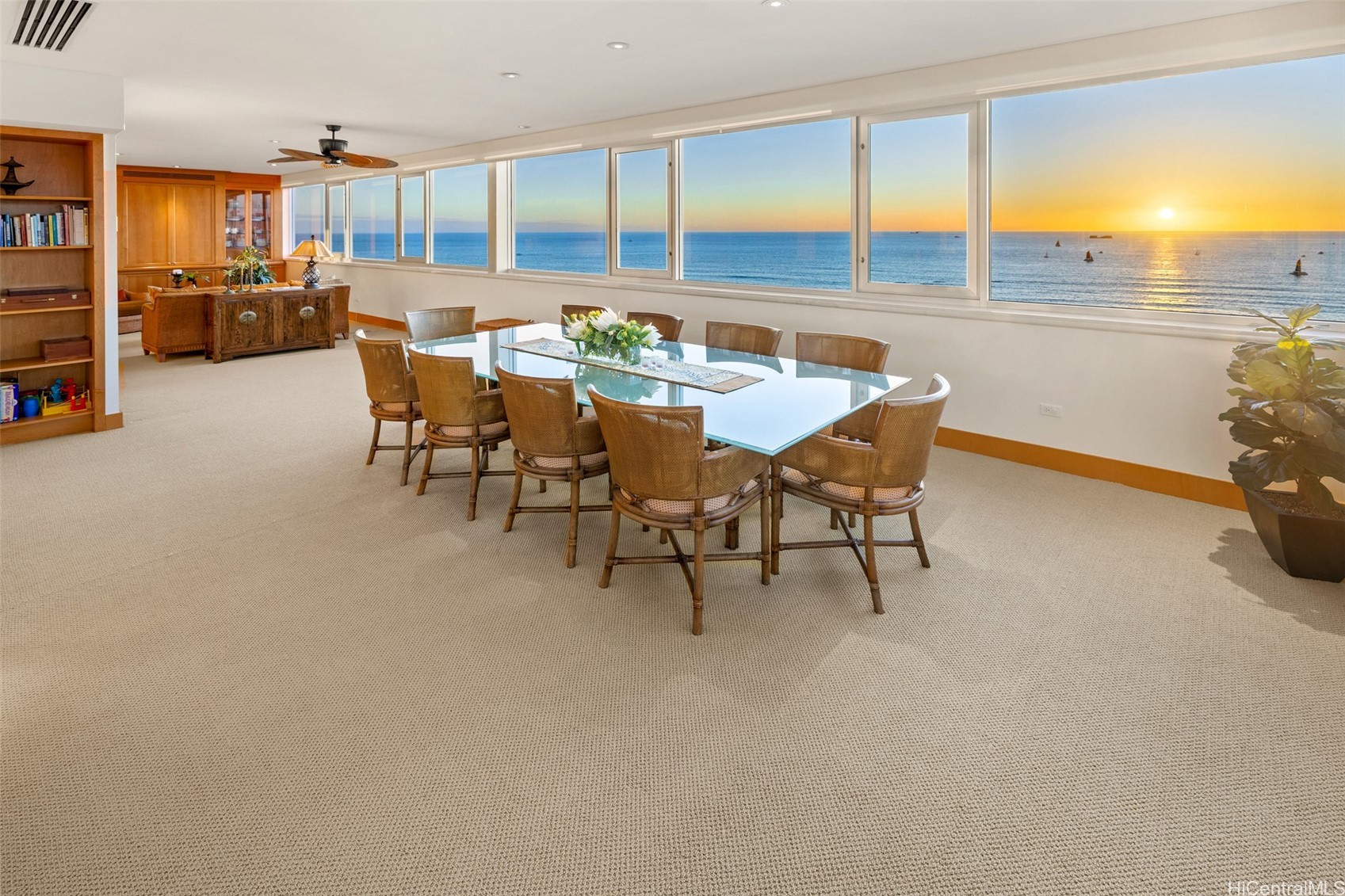 2895 Kalakaua Avenue PH/PH 2