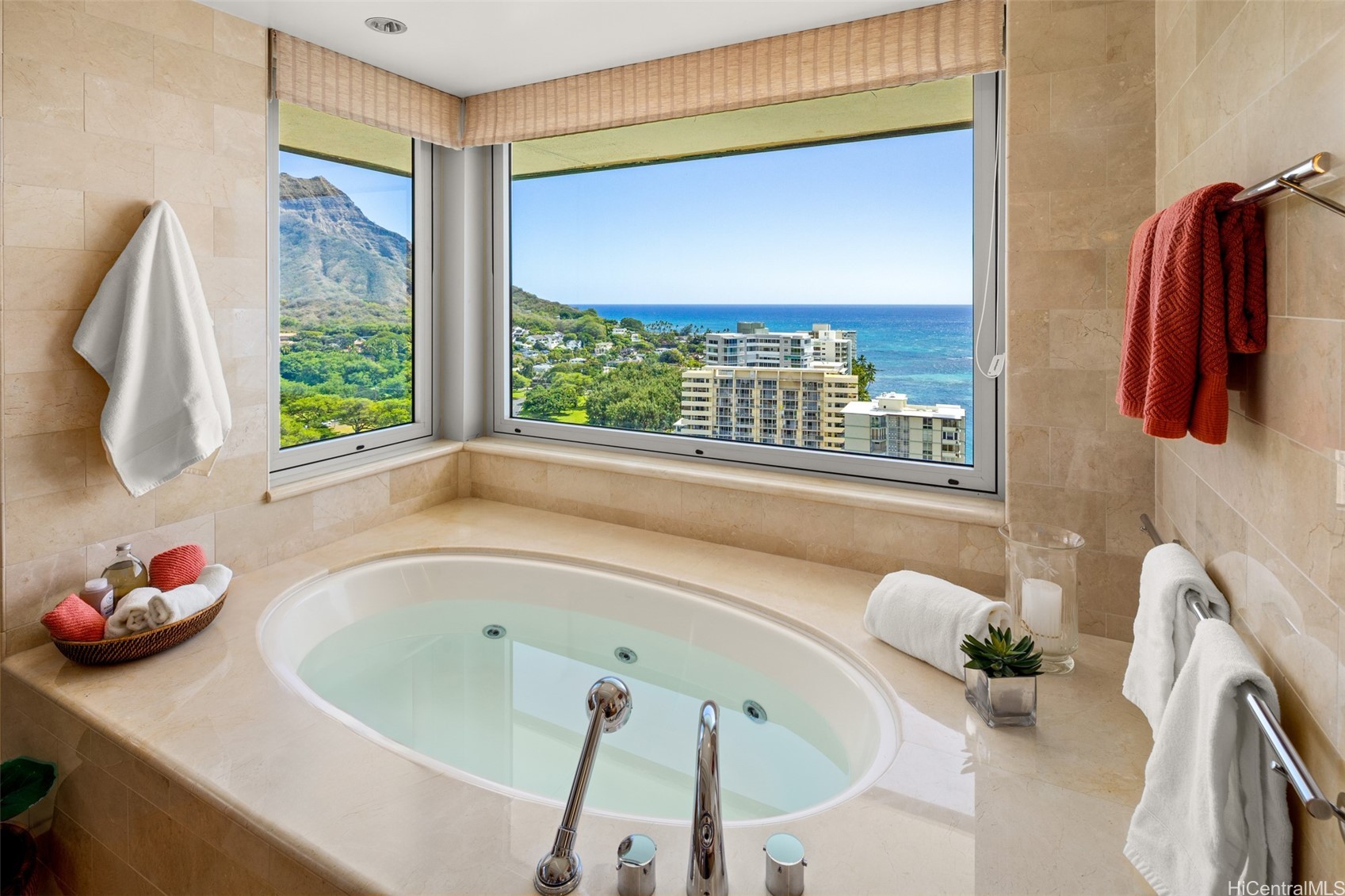 2895 Kalakaua Avenue PH/PH 2