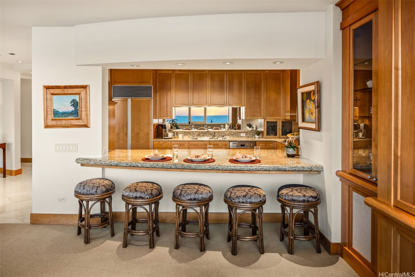 2895 Kalakaua Avenue PH/PH 2