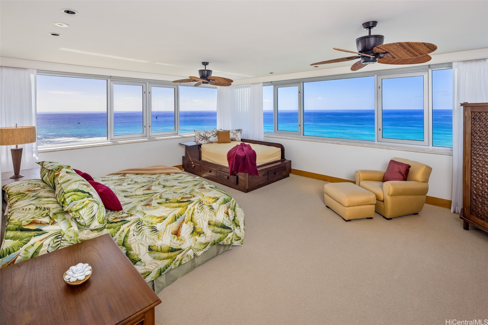 2895 Kalakaua Avenue PH/PH 2