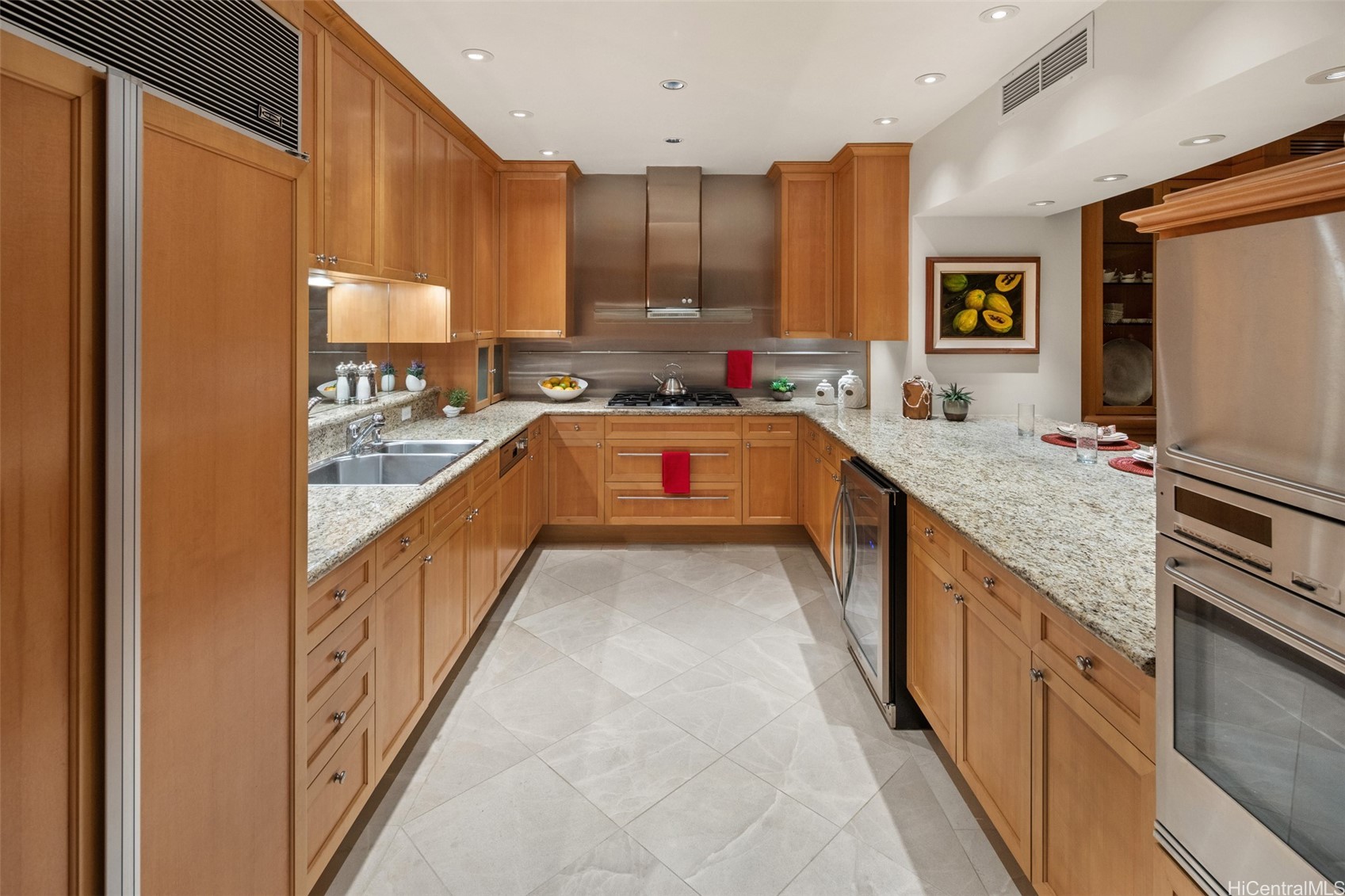 2895 Kalakaua Avenue PH/PH 2