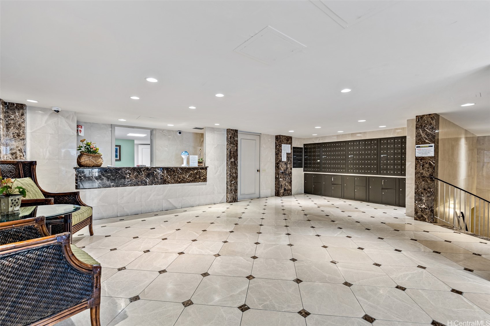 2895 Kalakaua Avenue PH5