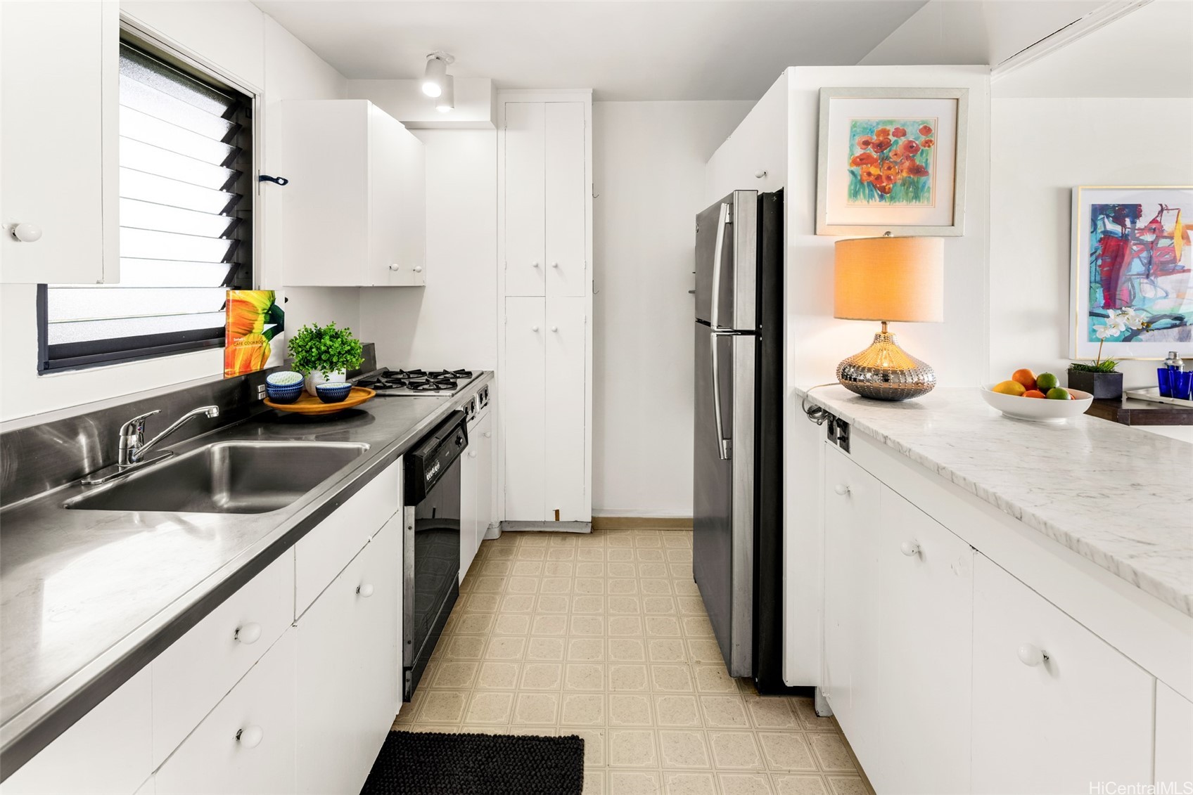 2895 Kalakaua Avenue PH5