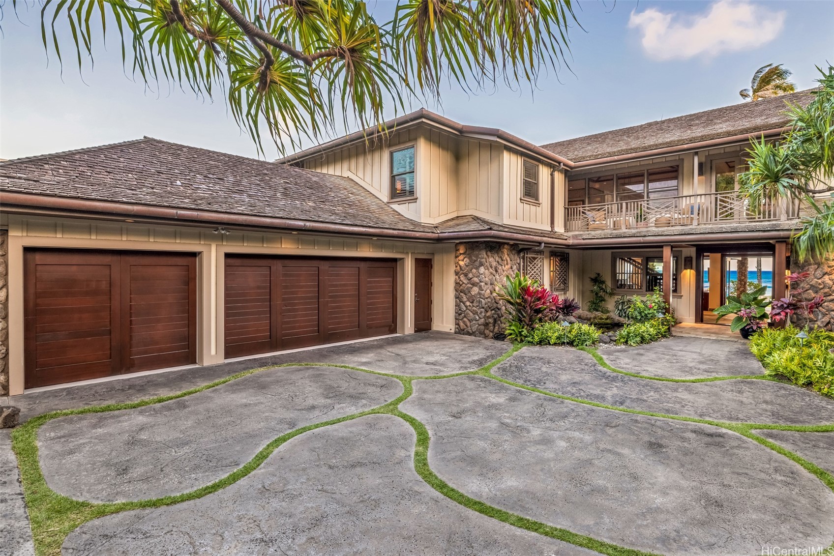 218 Kaalawai Place