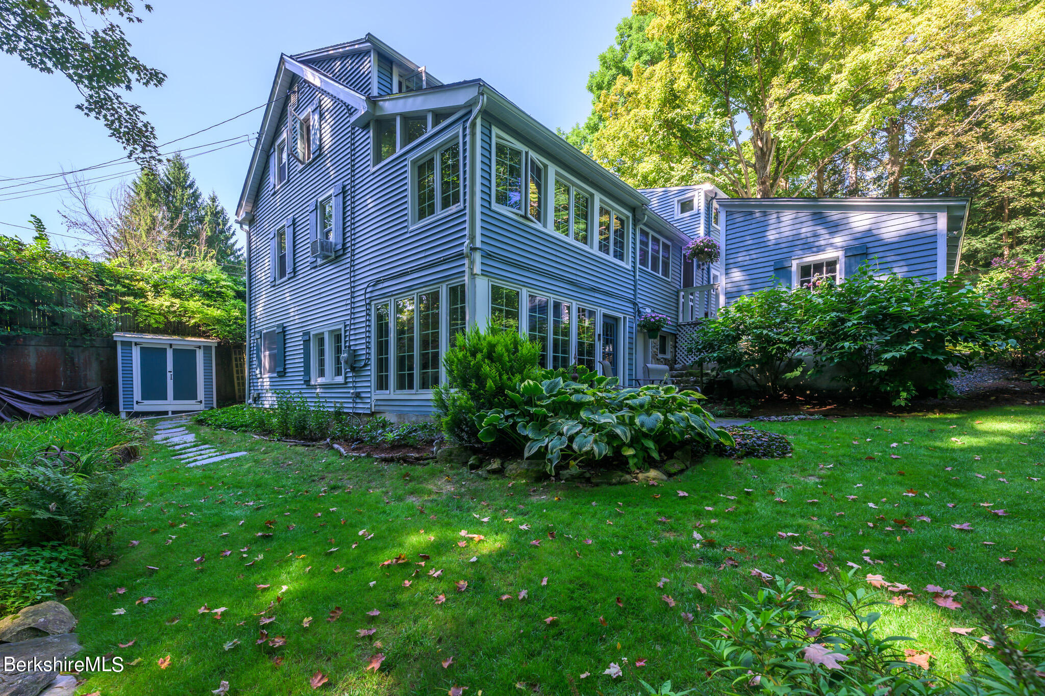 85 East Main St