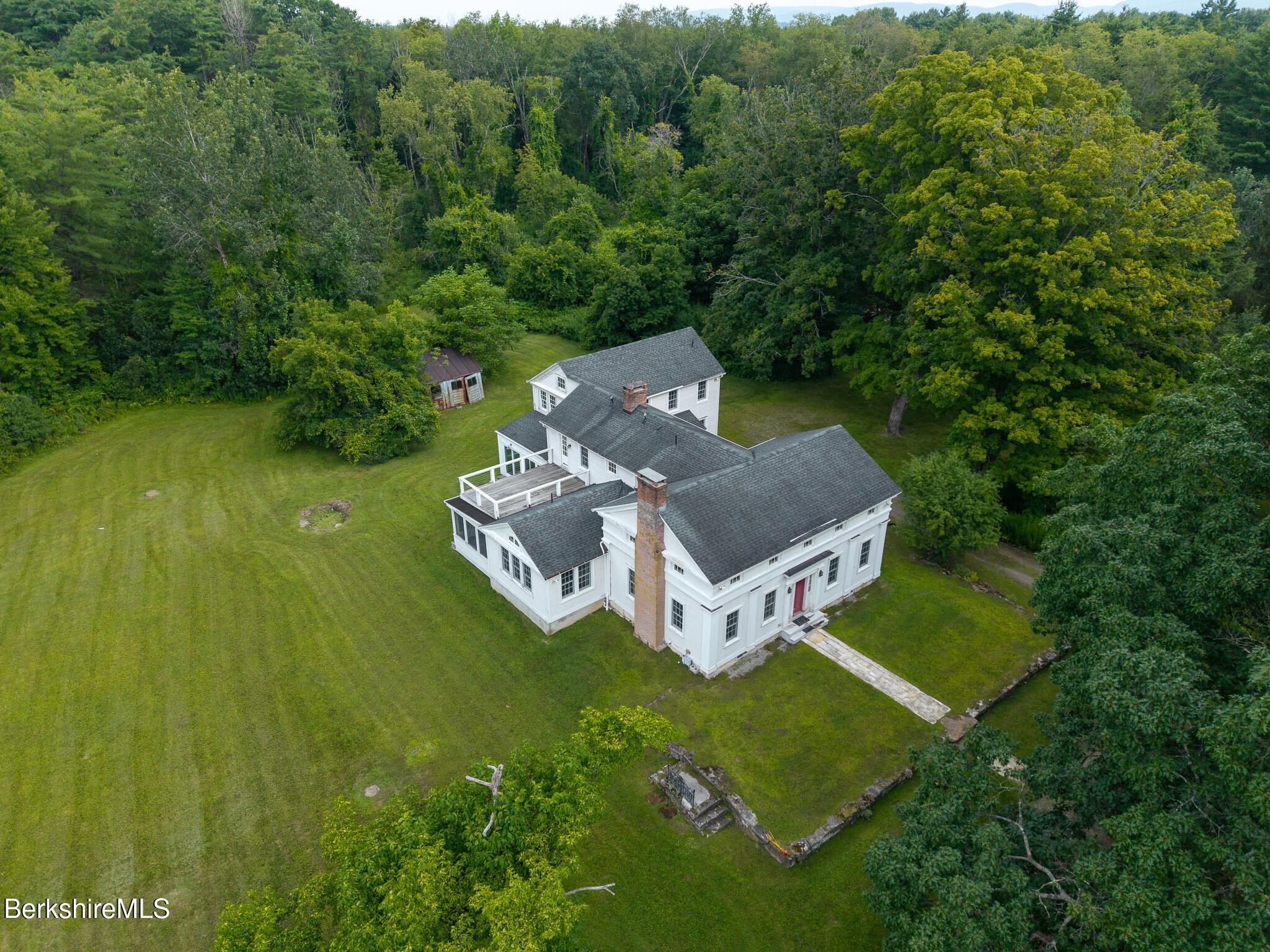 560 Stockbridge Rd