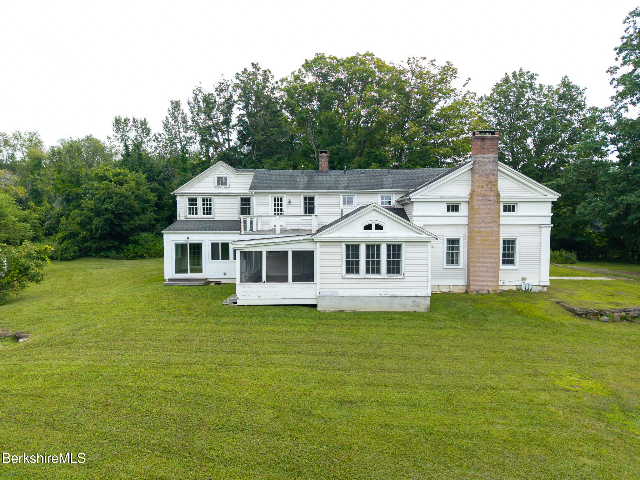 560 Stockbridge Rd