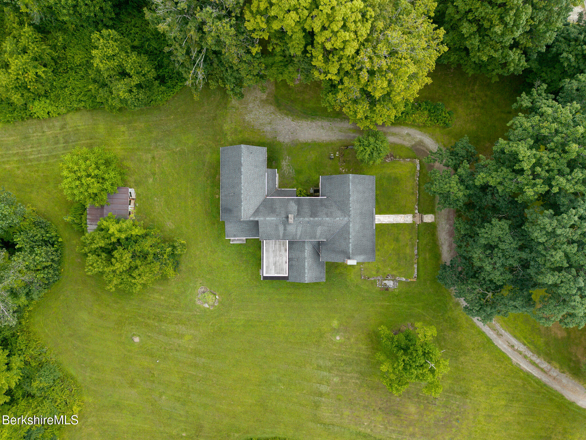 560 Stockbridge Rd
