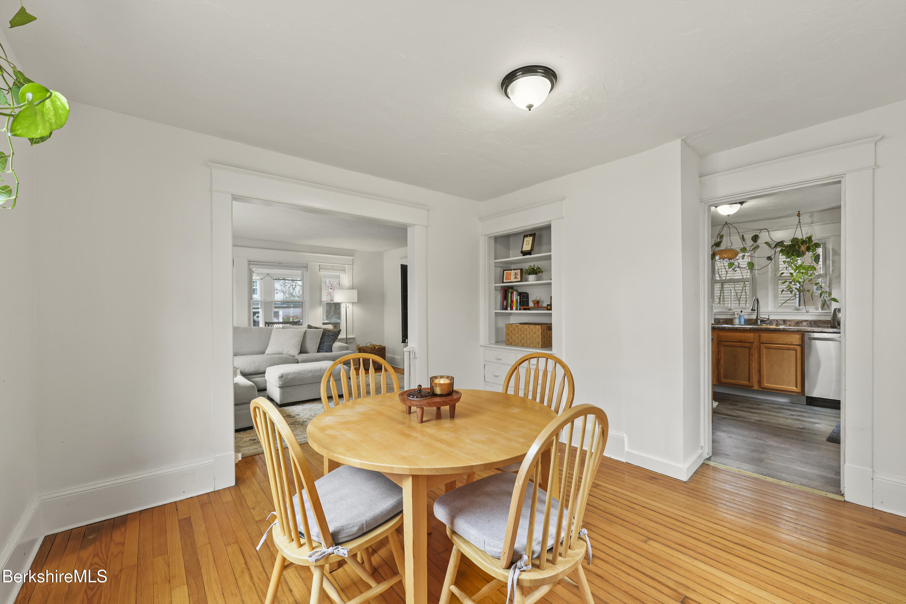 27 Morgan St