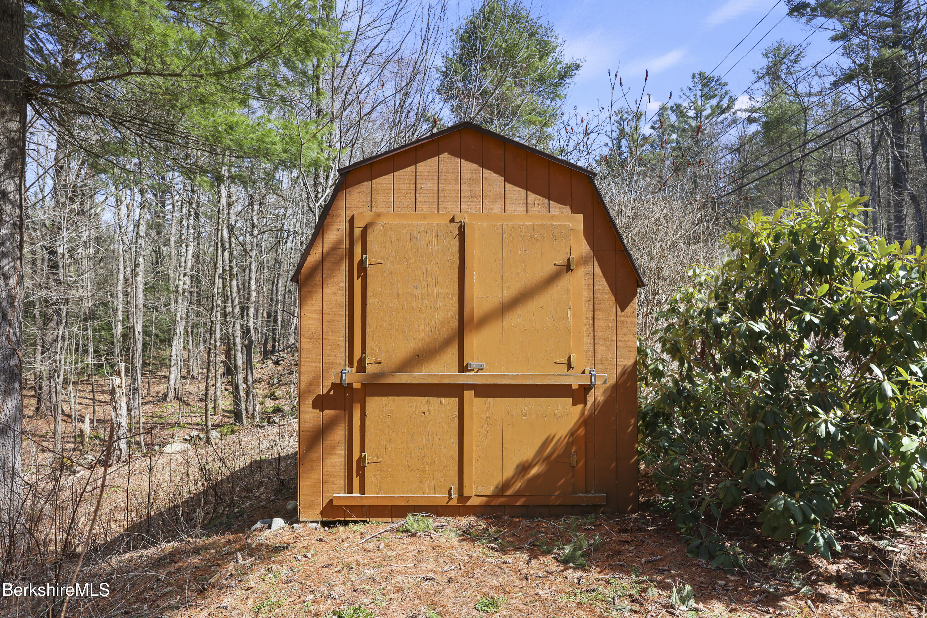 633 E Otis Rd