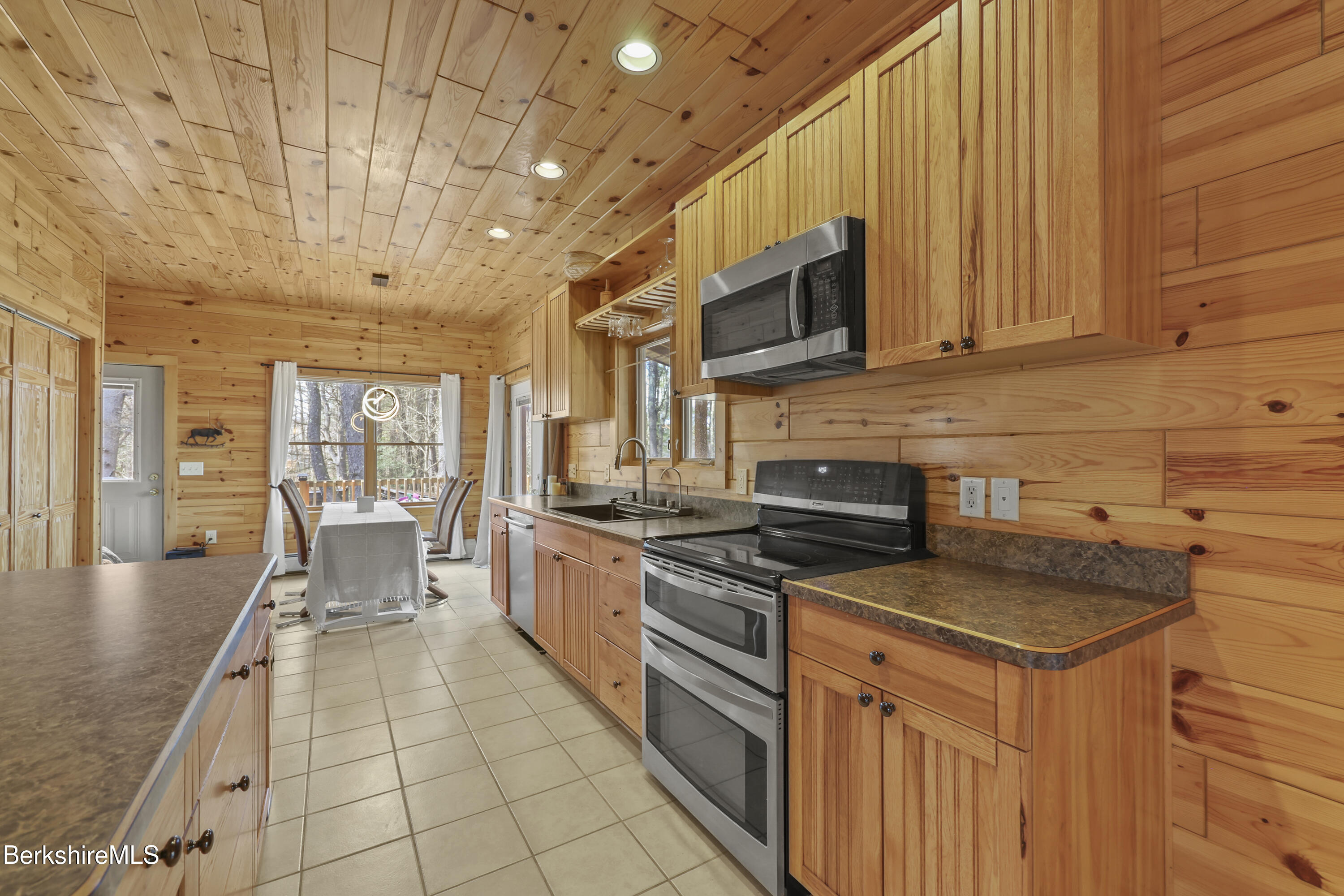 633 E Otis Rd