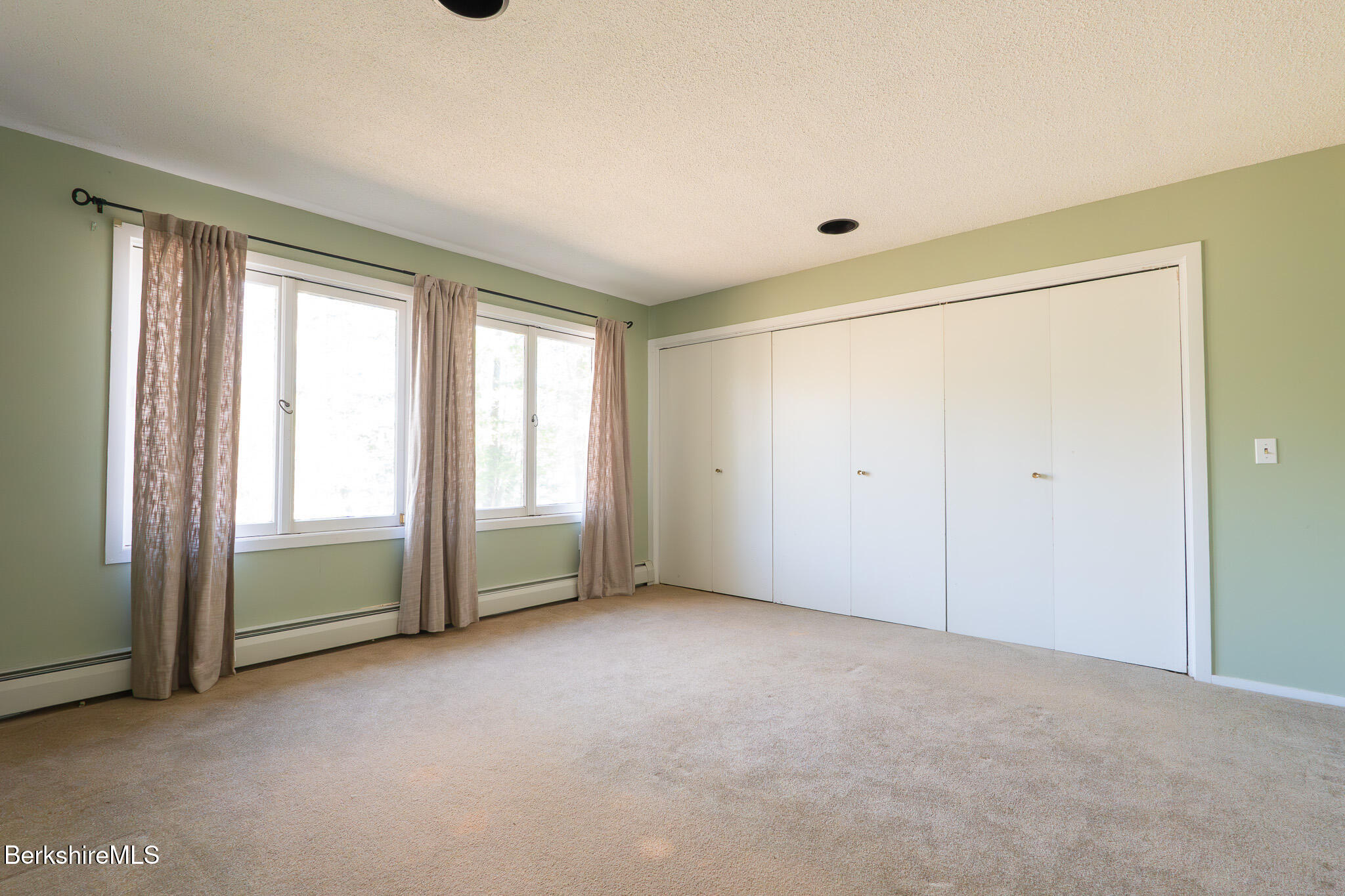 122 Blythewood Dr