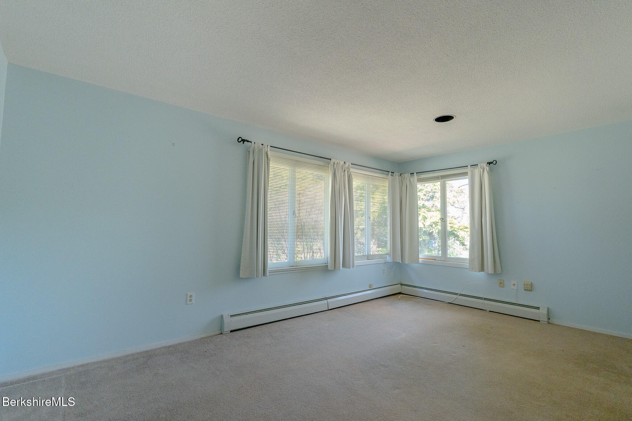 122 Blythewood Dr
