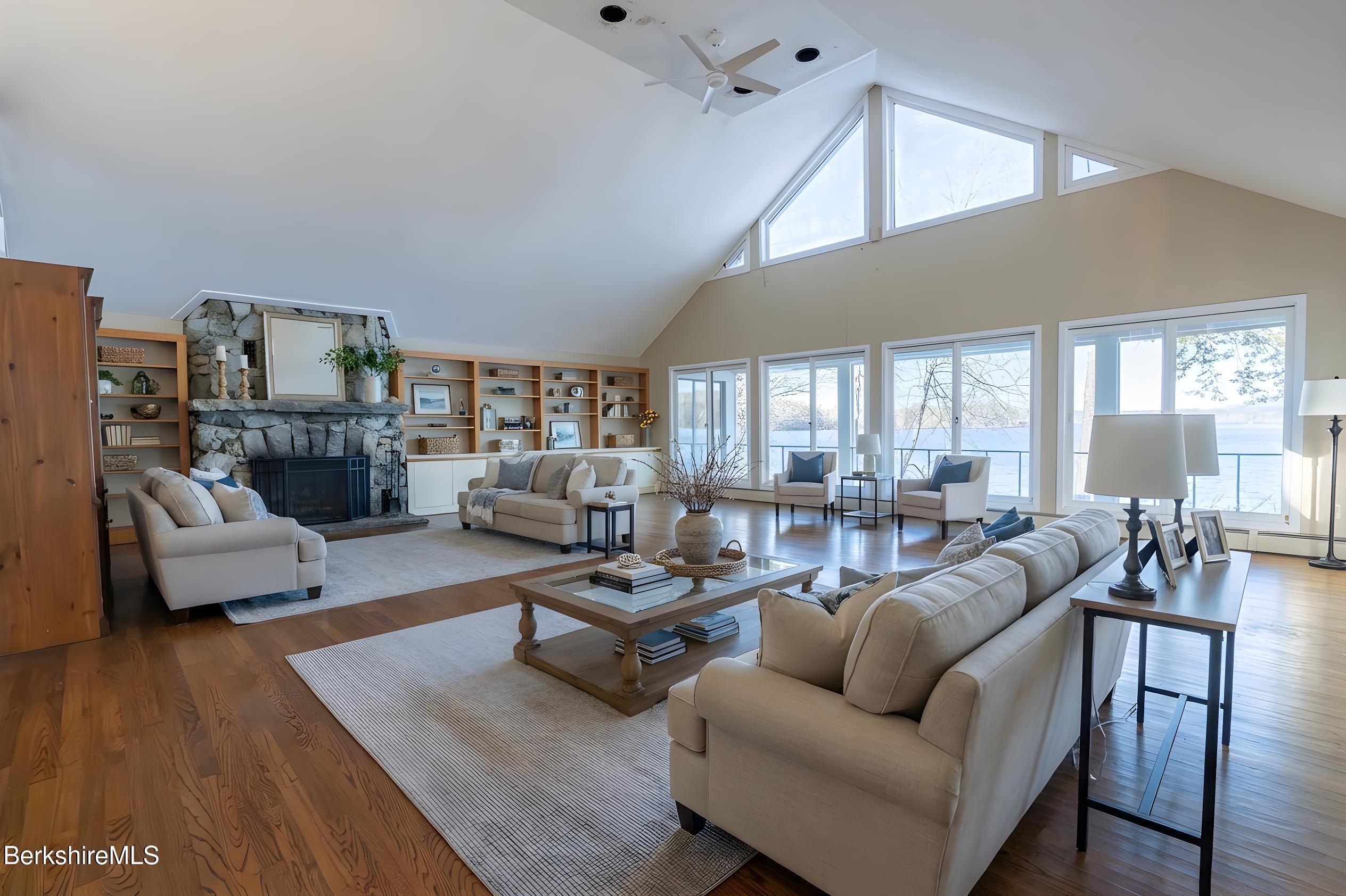 122 Blythewood Dr