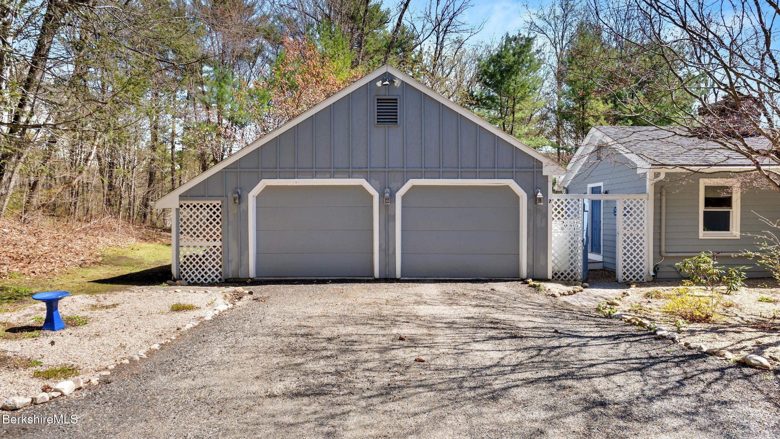 7 Lake Buel Rd
