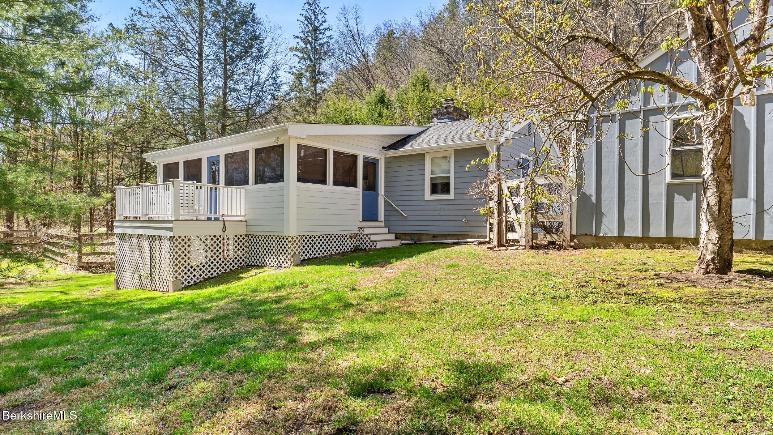7 Lake Buel Rd