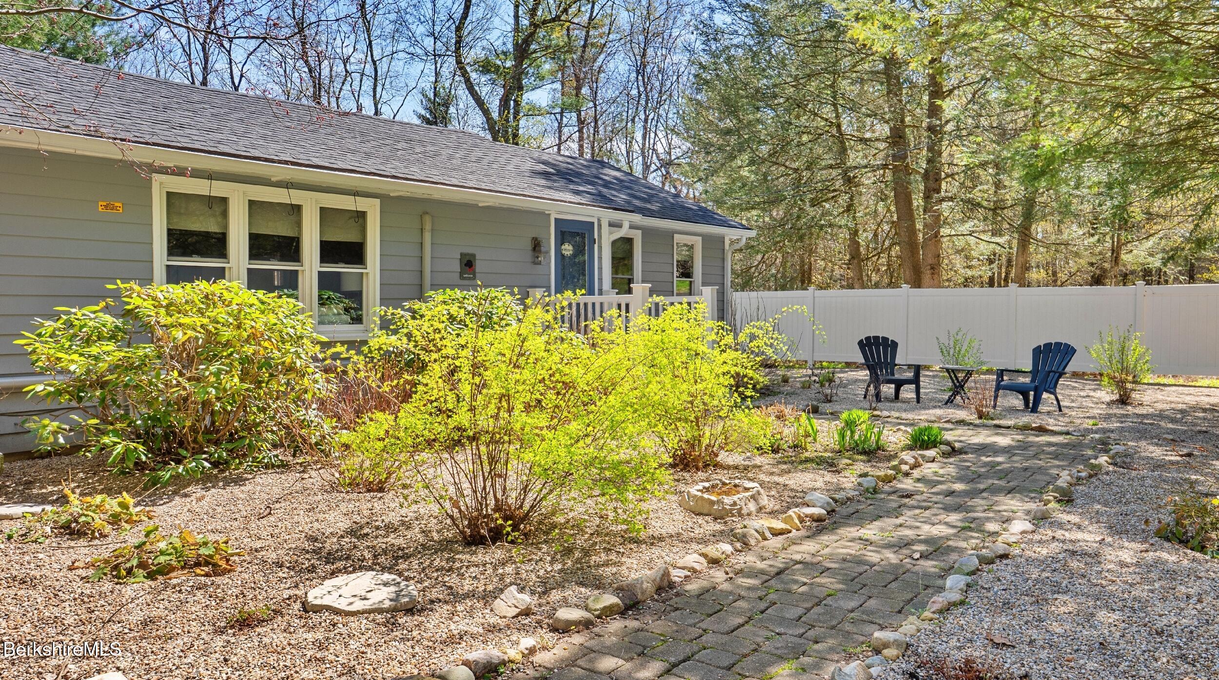 7 Lake Buel Rd