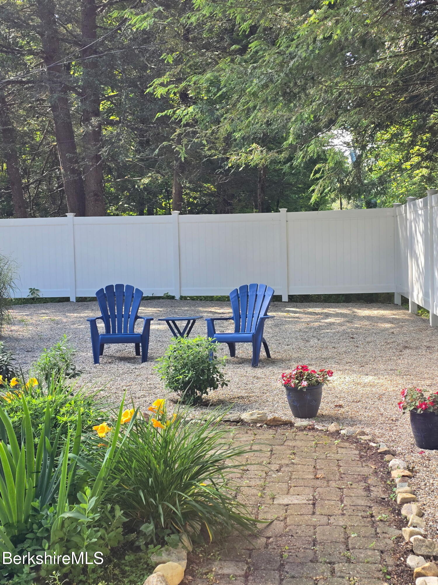 7 Lake Buel Rd