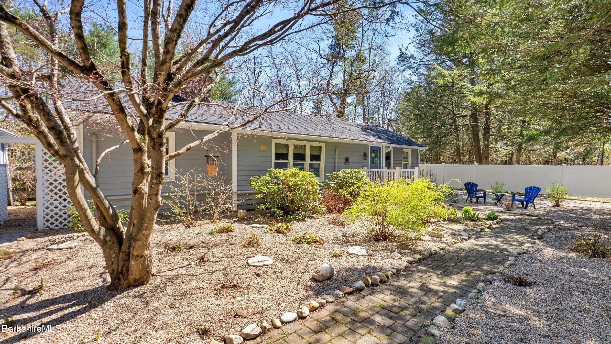 7 Lake Buel Rd