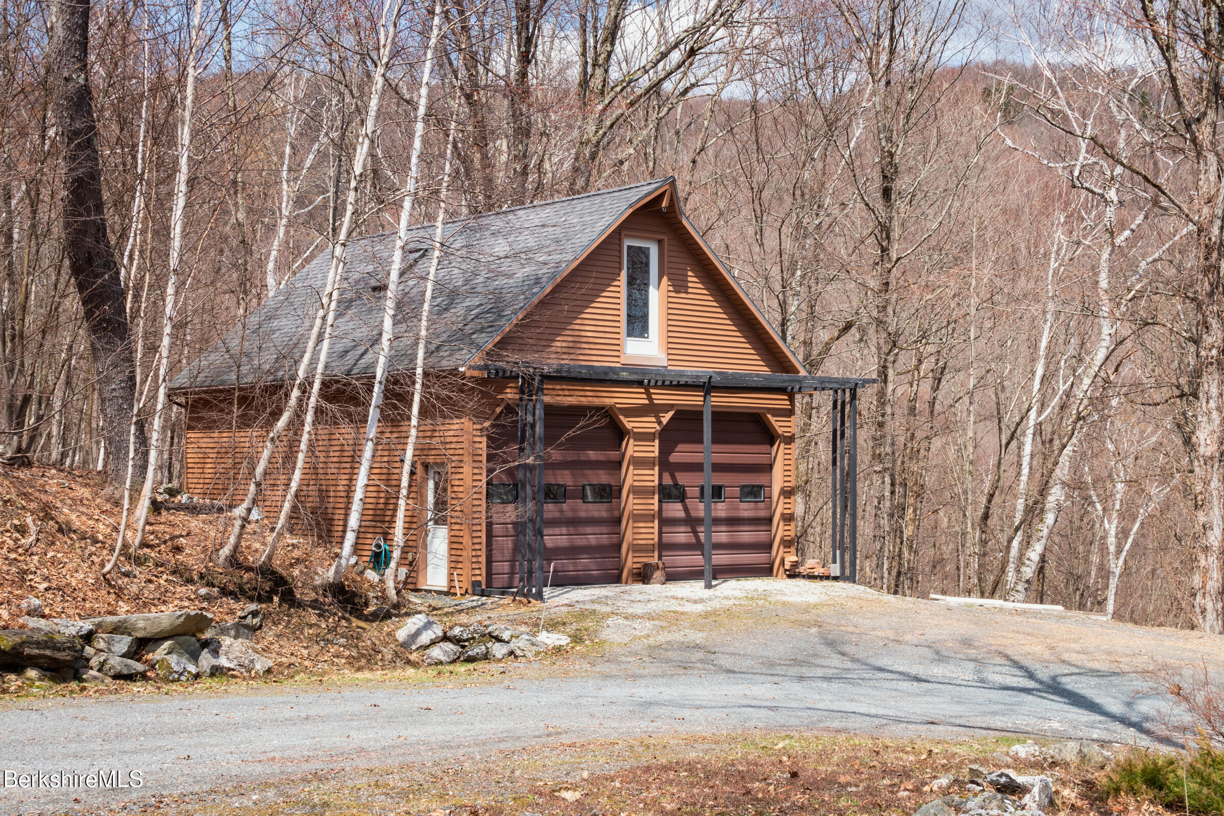 400 Rathbun Rd