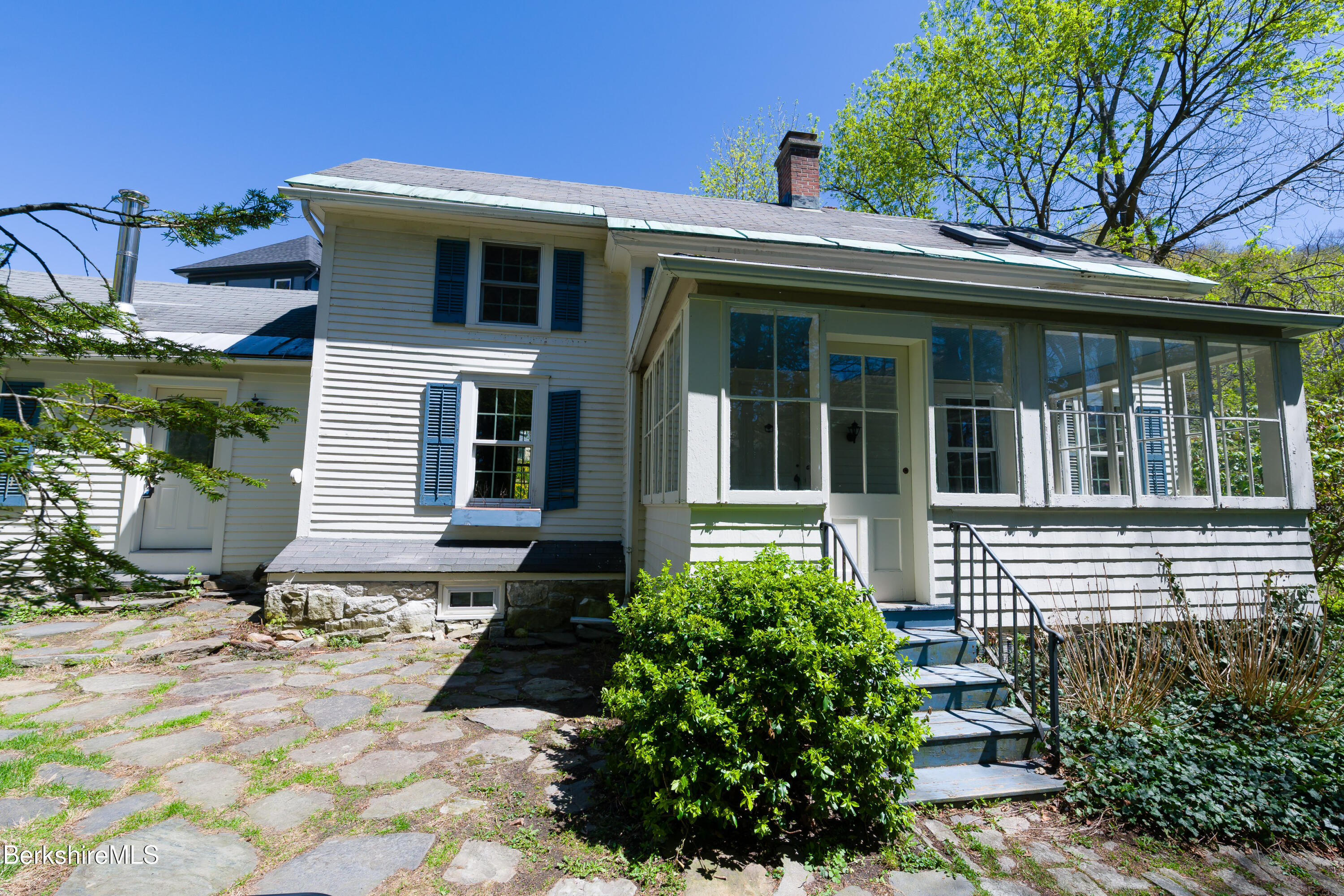 81 Elmwood Ave