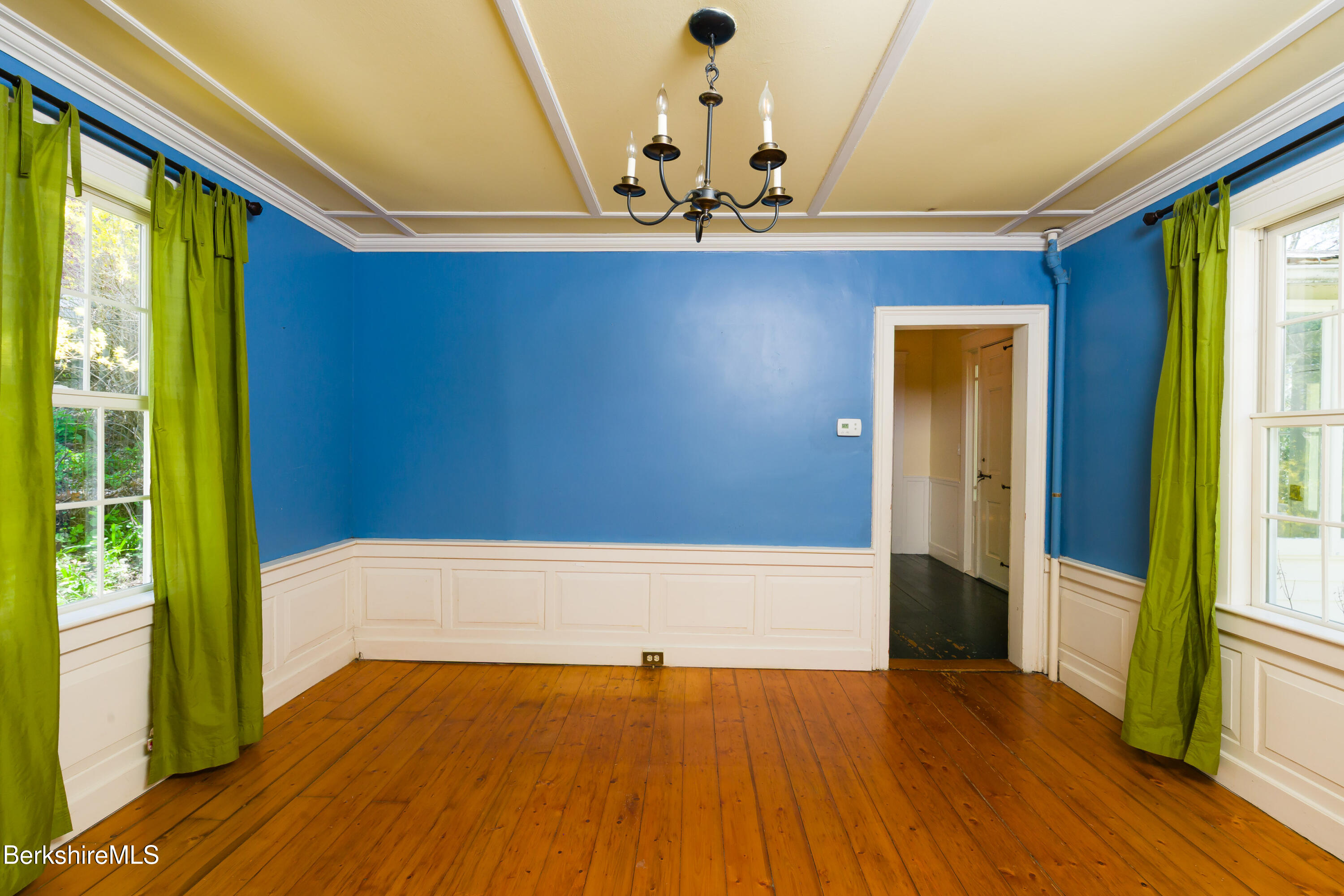 81 Elmwood Ave