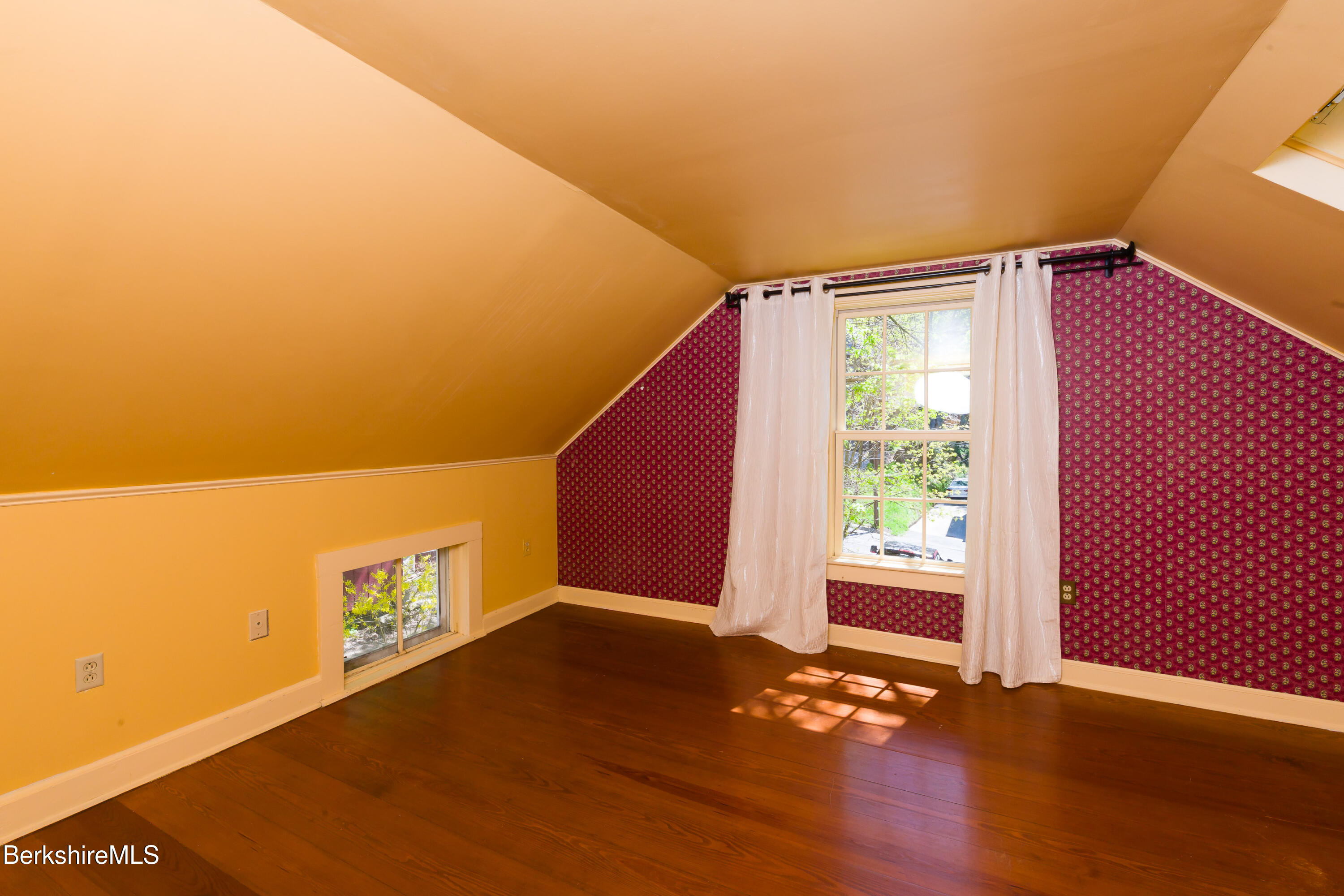 81 Elmwood Ave