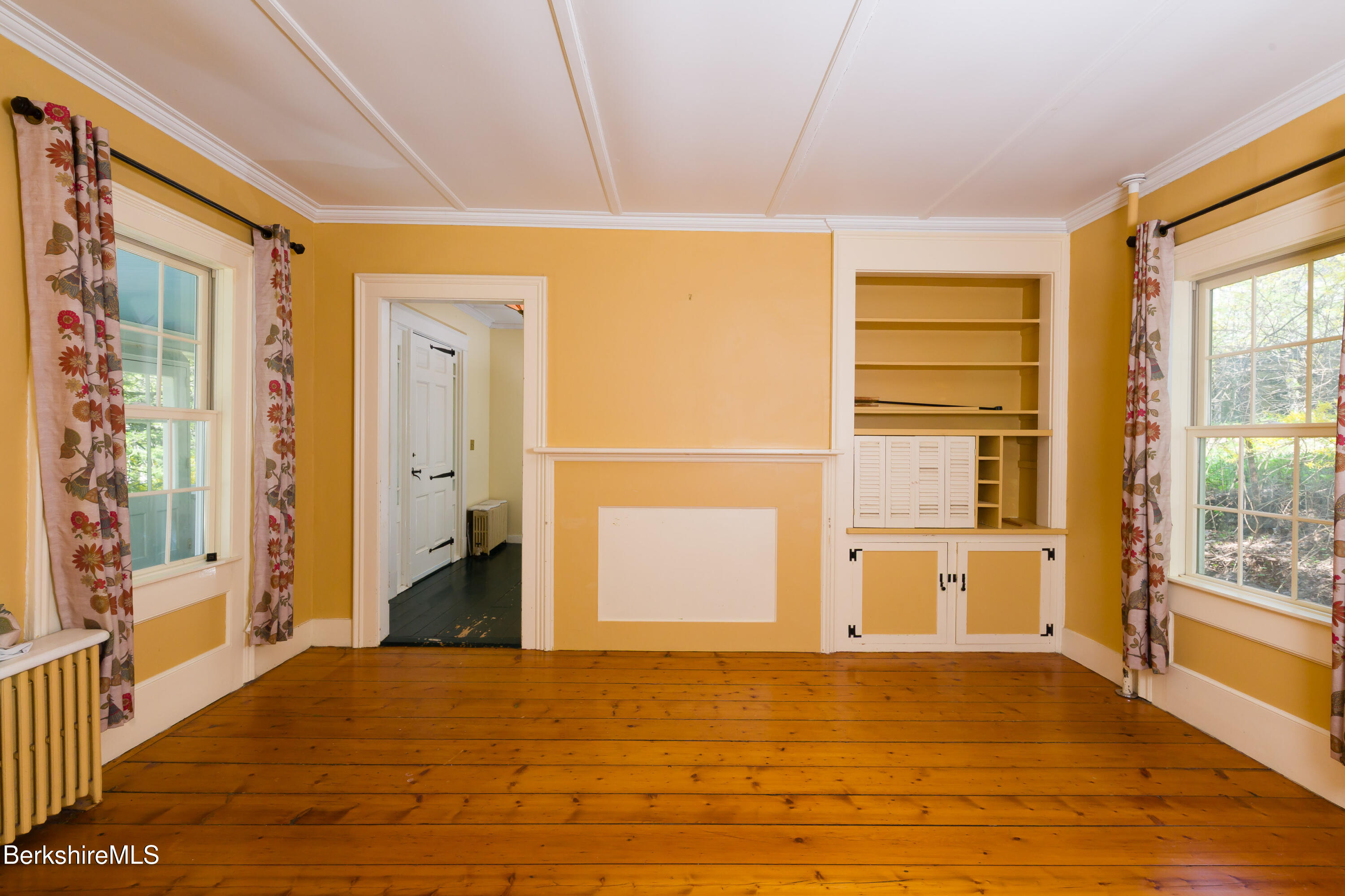 81 Elmwood Ave