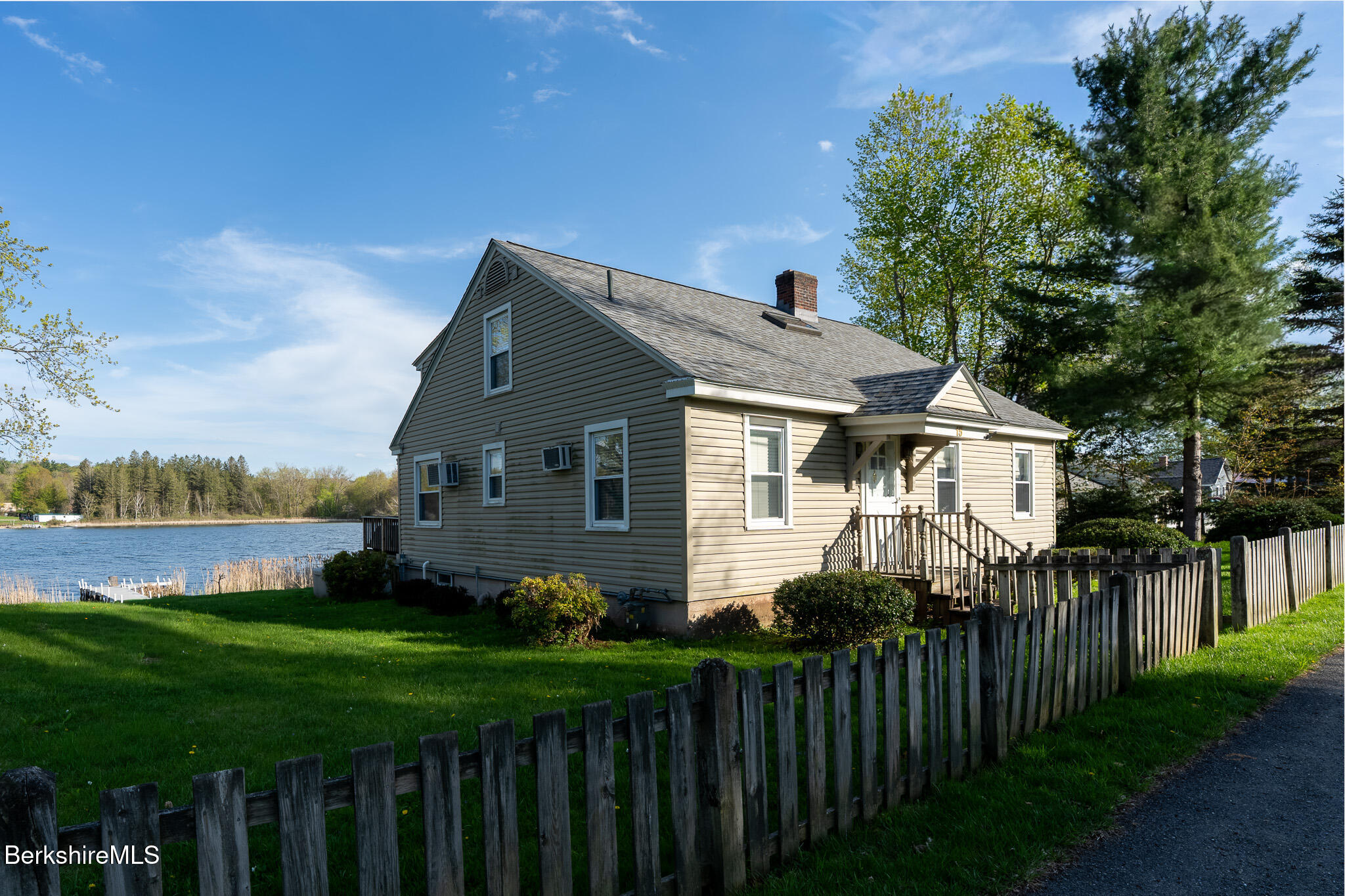 15 Sunrise St