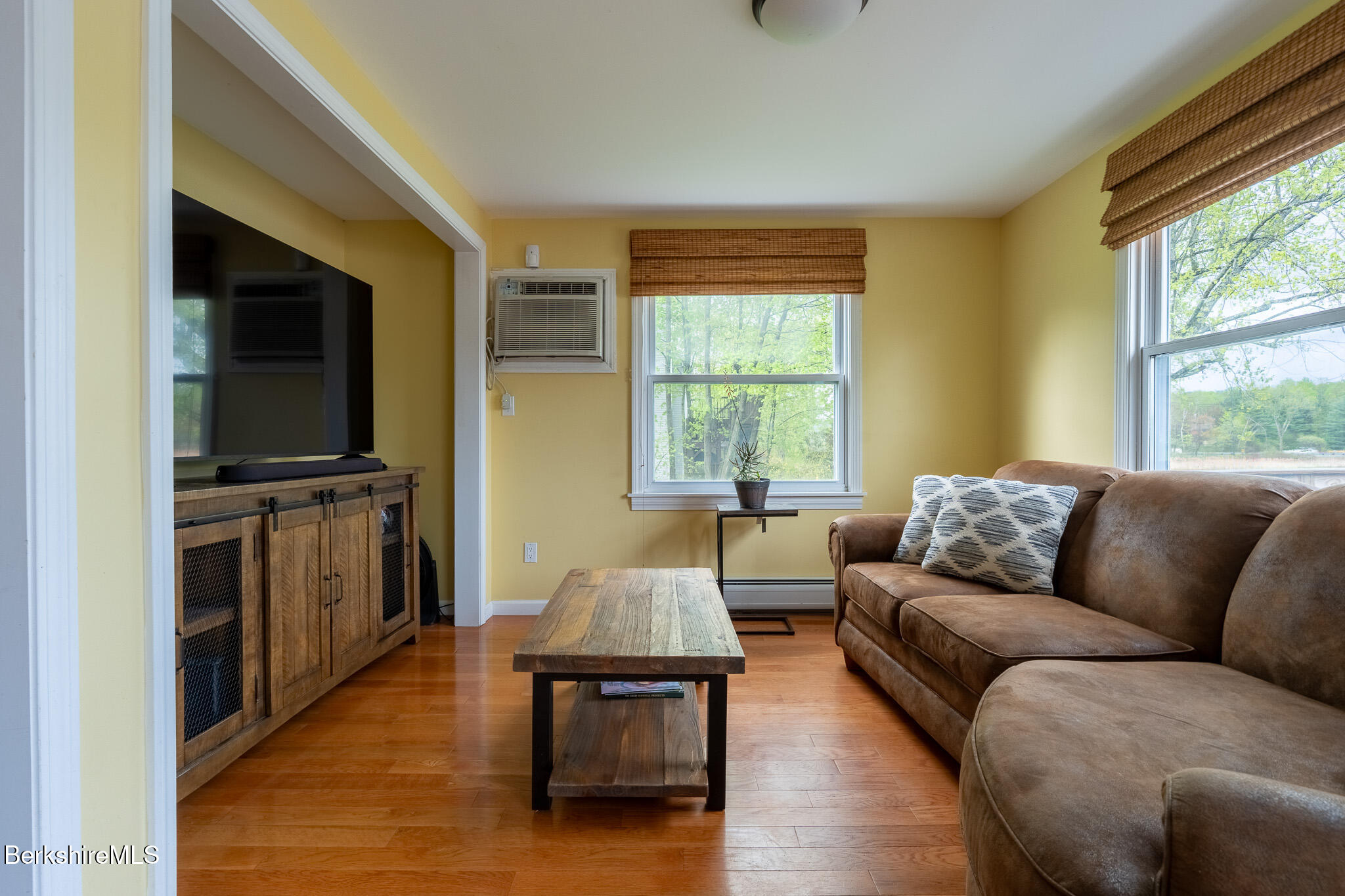 15 Sunrise St