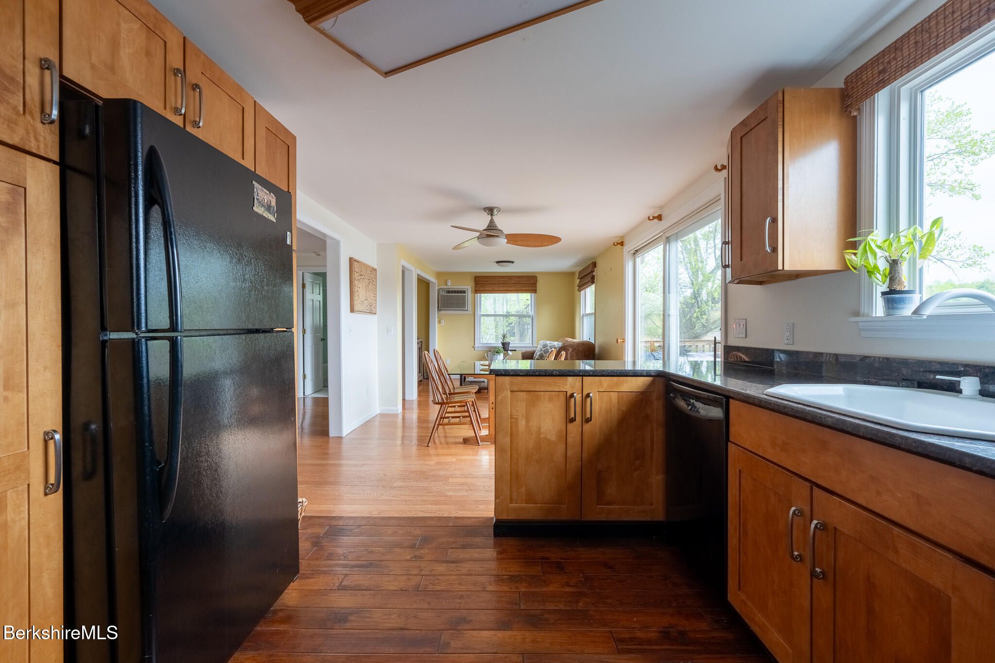 15 Sunrise St