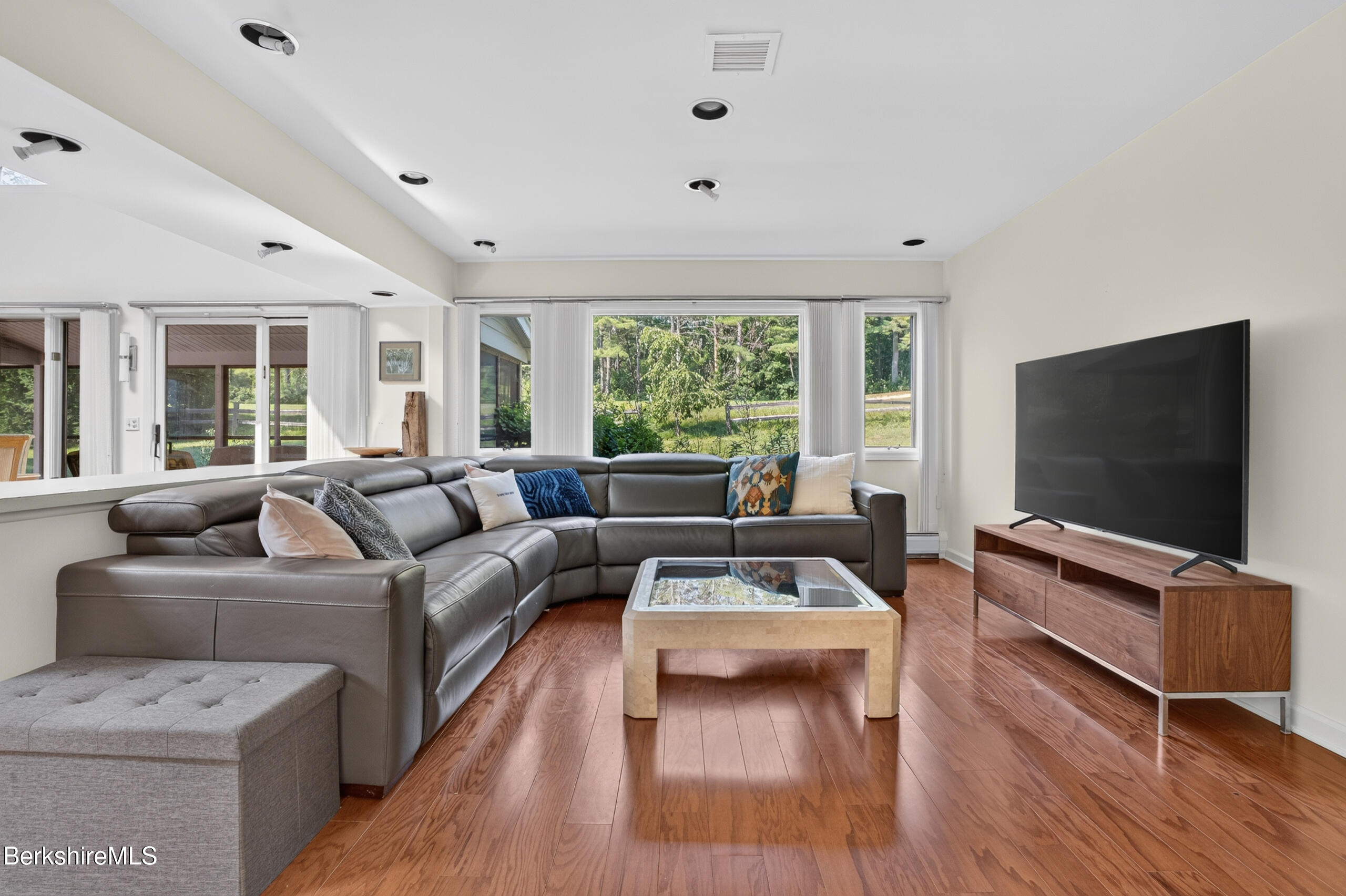 3 A Coldbrooke Dr