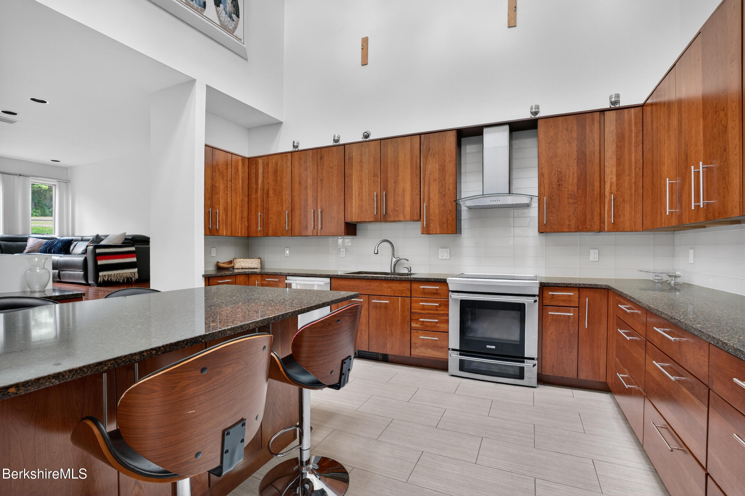 3 A Coldbrooke Dr