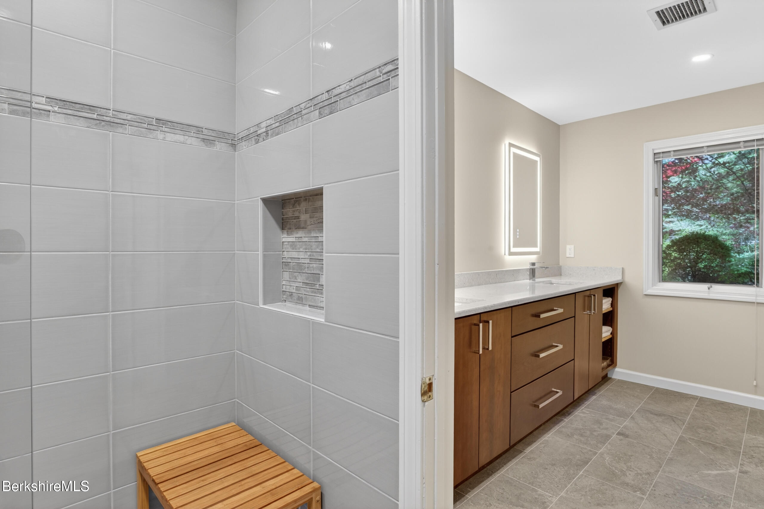 3 A Coldbrooke Dr
