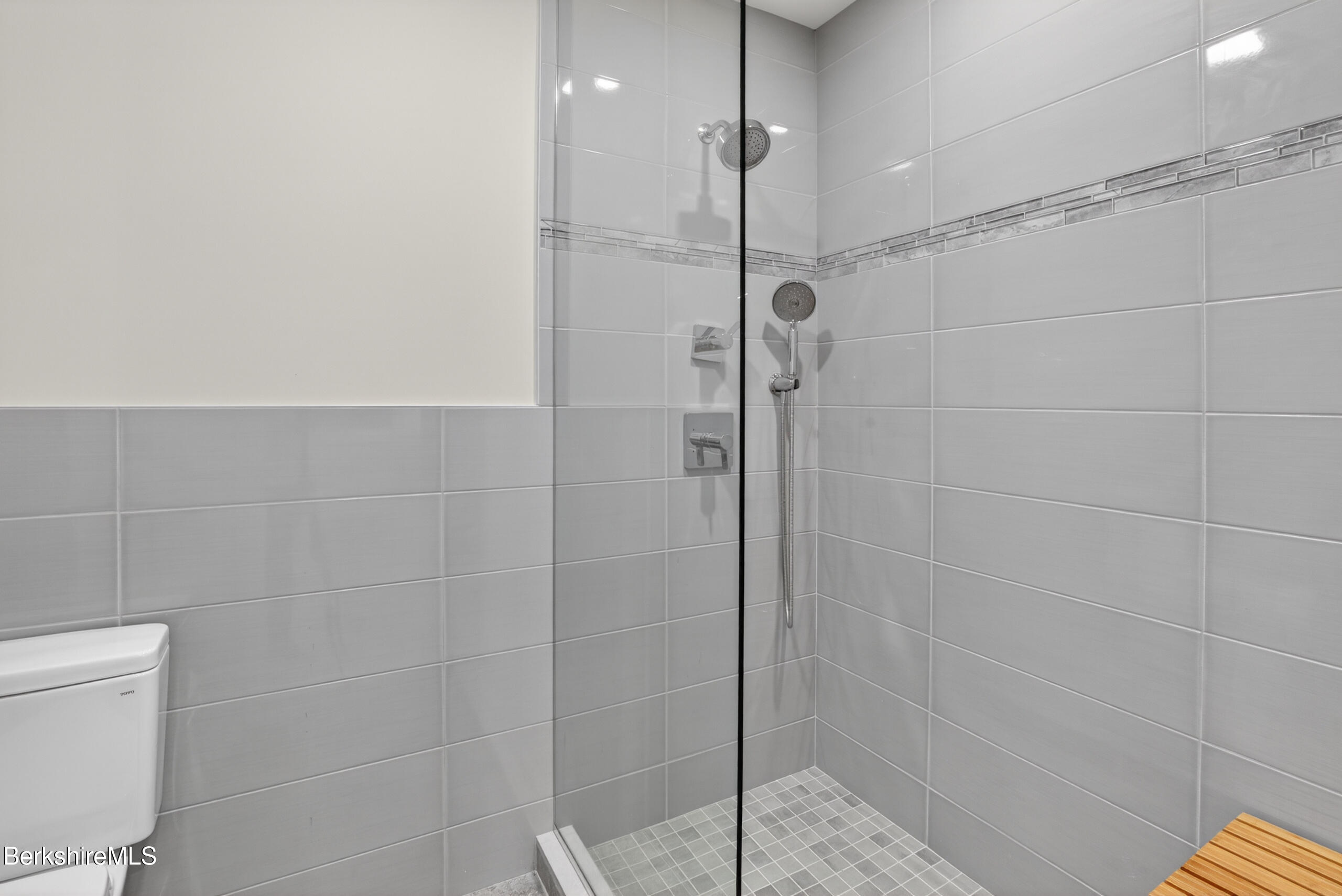 3 A Coldbrooke Dr