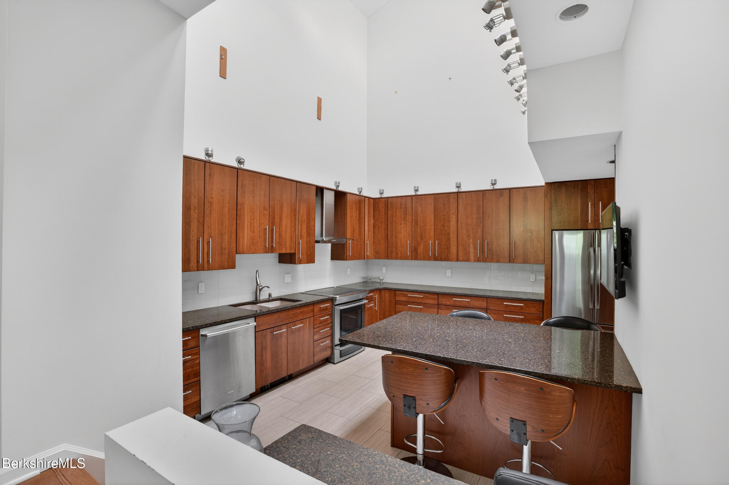 3 A Coldbrooke Dr